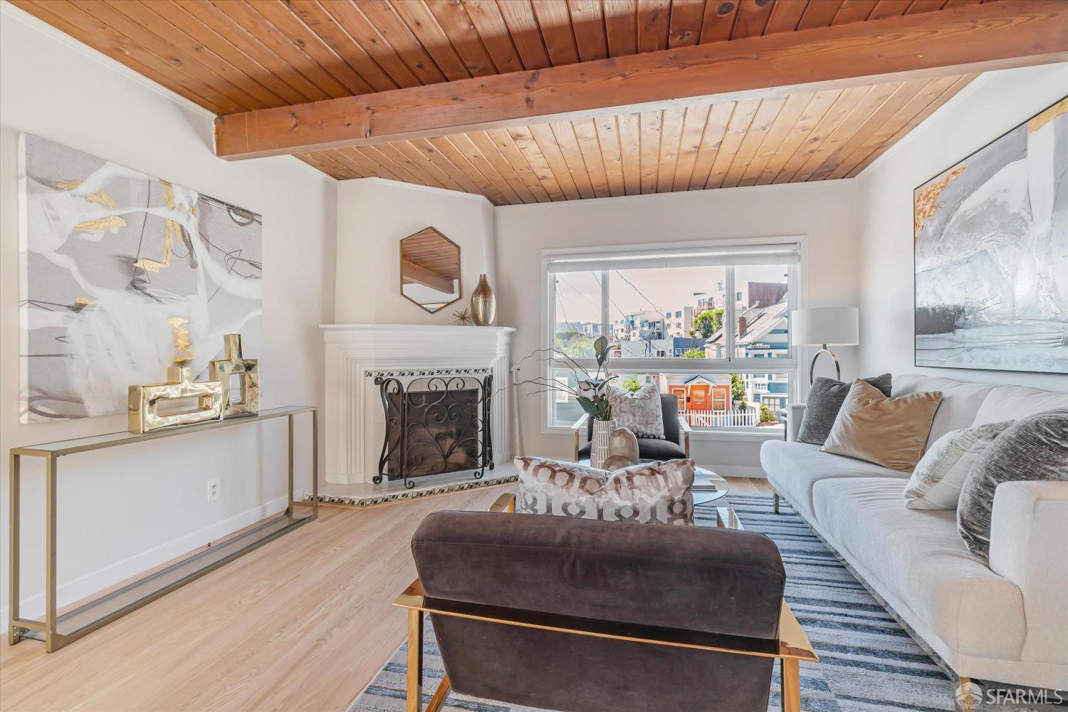 Detail Gallery Image 11 of 69 For 1369 Goettingen St, San Francisco,  CA 94134 - 3 Beds | 2 Baths