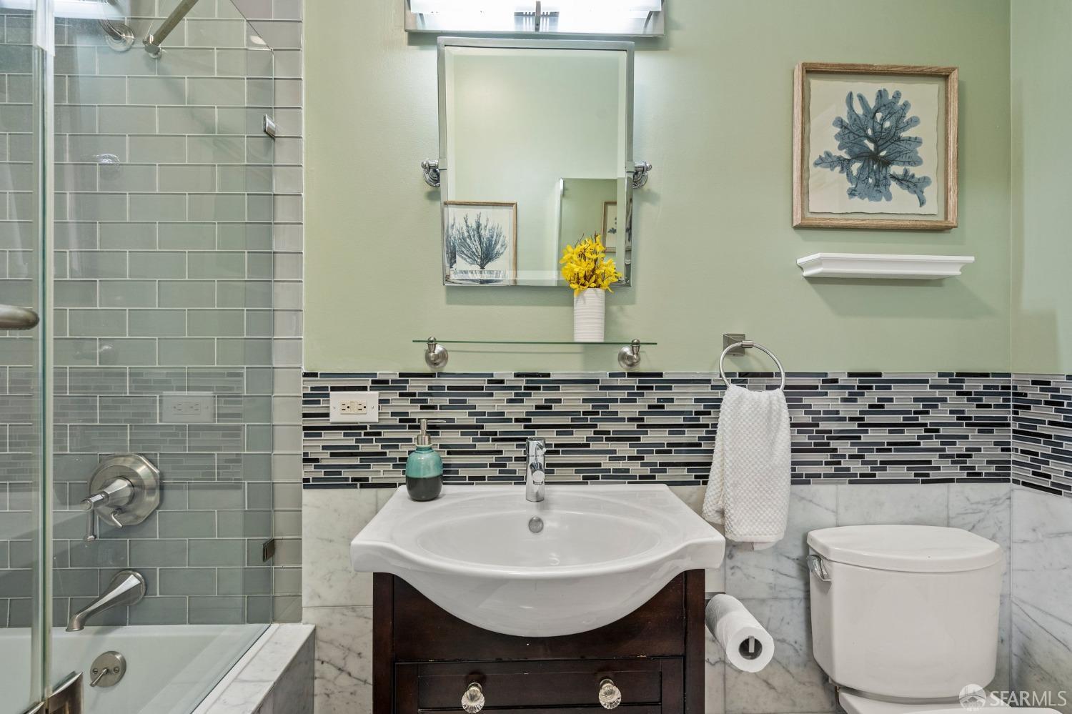 Detail Gallery Image 18 of 36 For 2211 Broderick St #1,  San Francisco,  CA 94115 - 2 Beds | 2 Baths