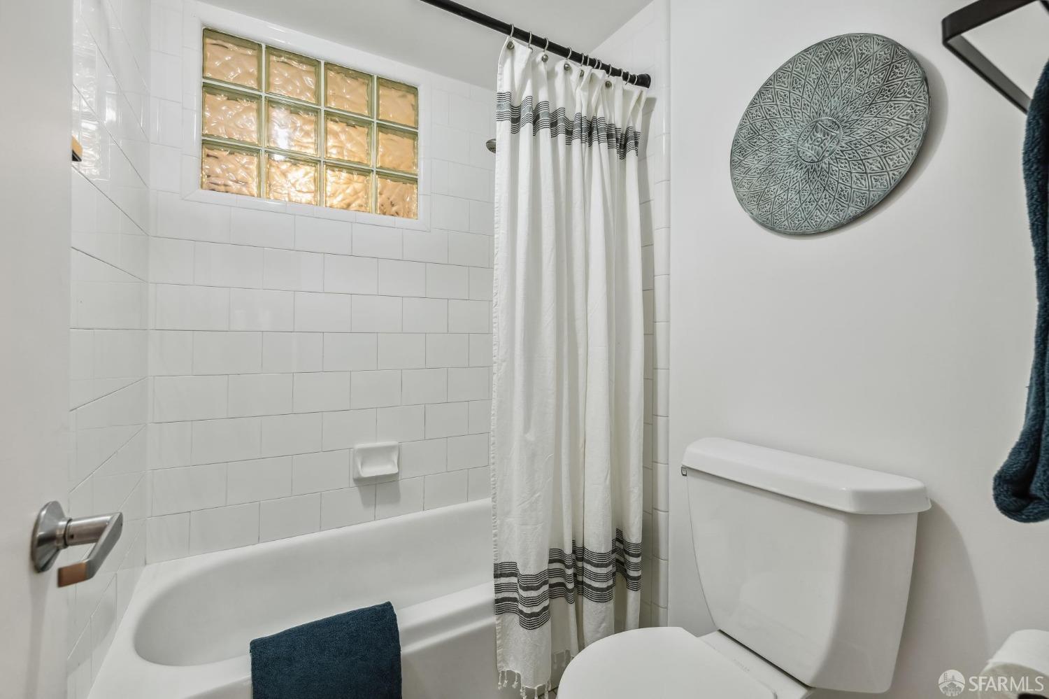 Detail Gallery Image 31 of 44 For 161 Gilbert St #8,  San Francisco,  CA 94103 - 1 Beds | 1/1 Baths