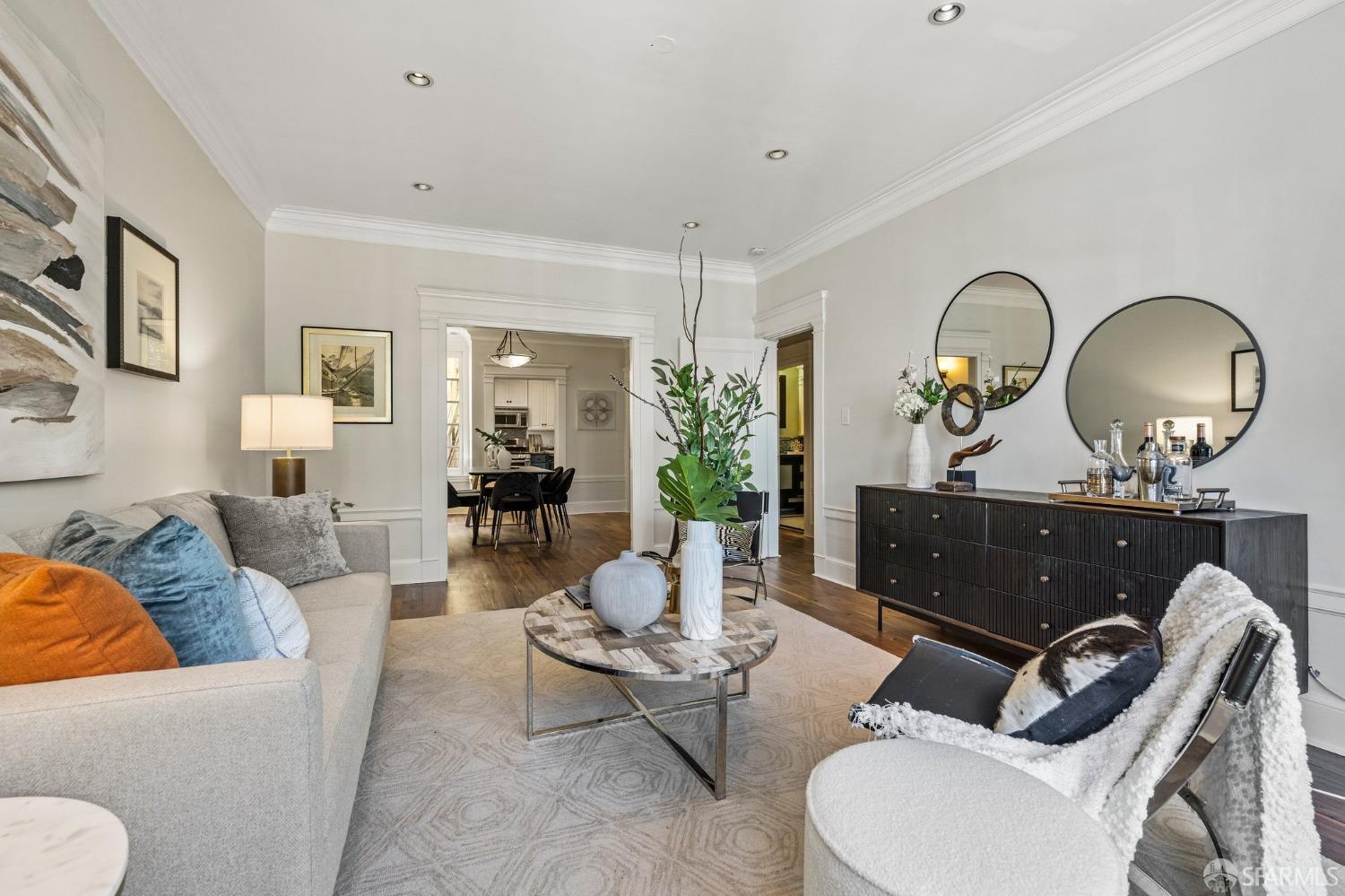 Detail Gallery Image 1 of 36 For 2211 Broderick St #1,  San Francisco,  CA 94115 - 2 Beds | 2 Baths