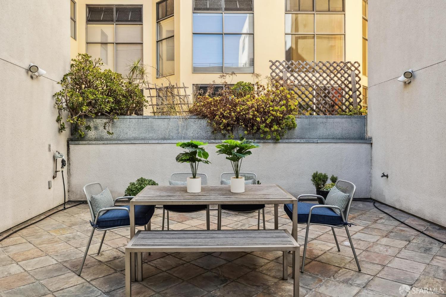 Detail Gallery Image 35 of 44 For 161 Gilbert St #8,  San Francisco,  CA 94103 - 1 Beds | 1/1 Baths