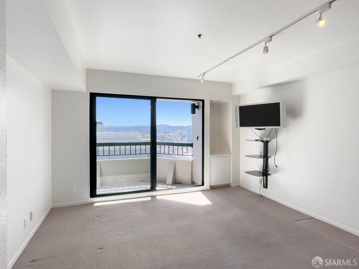 Detail Gallery Image 4 of 34 For 601 Van Ness Ave #625,  San Francisco,  CA 94102 - 2 Beds | 2 Baths