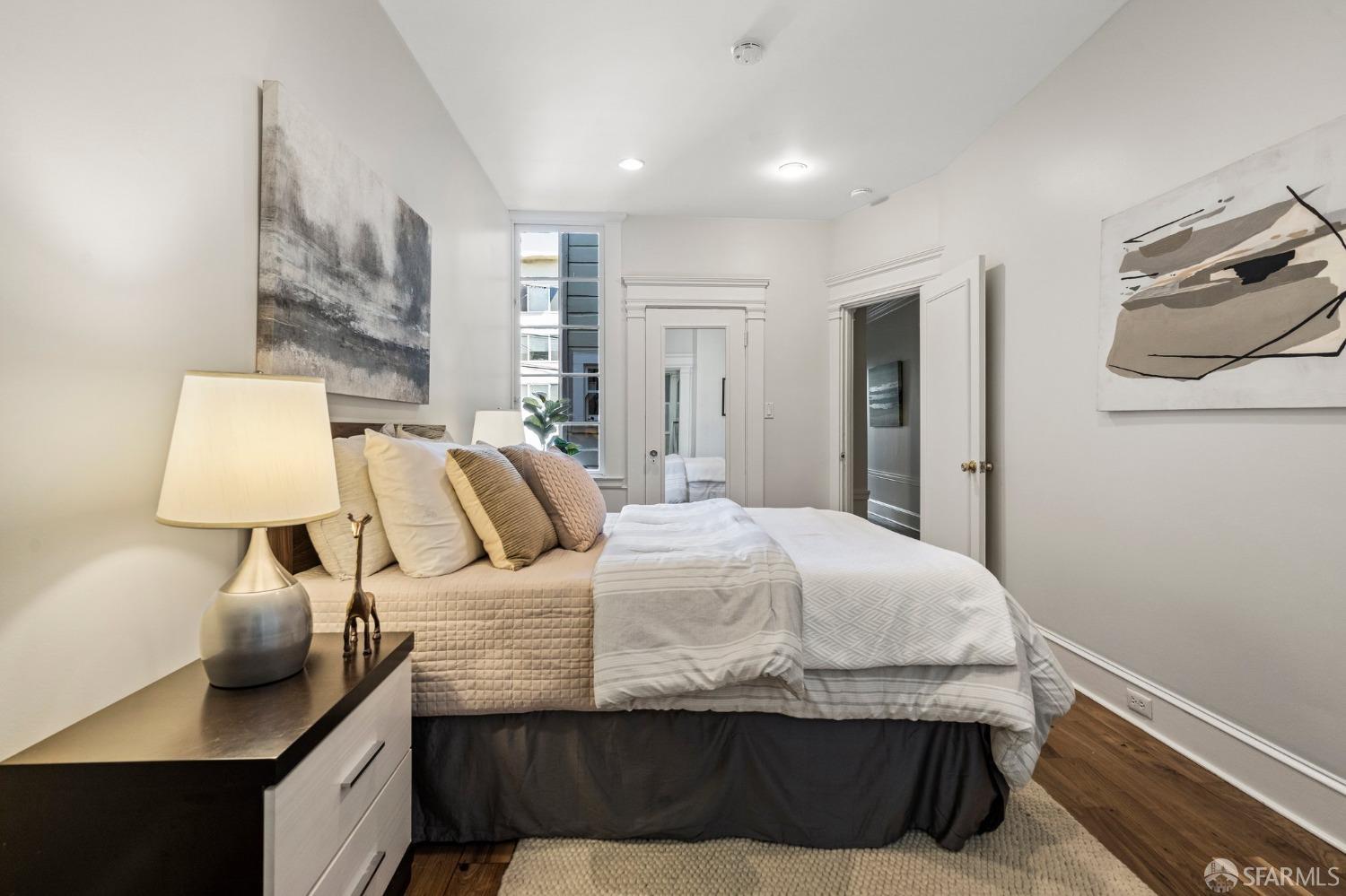 Detail Gallery Image 15 of 36 For 2211 Broderick St #1,  San Francisco,  CA 94115 - 2 Beds | 2 Baths