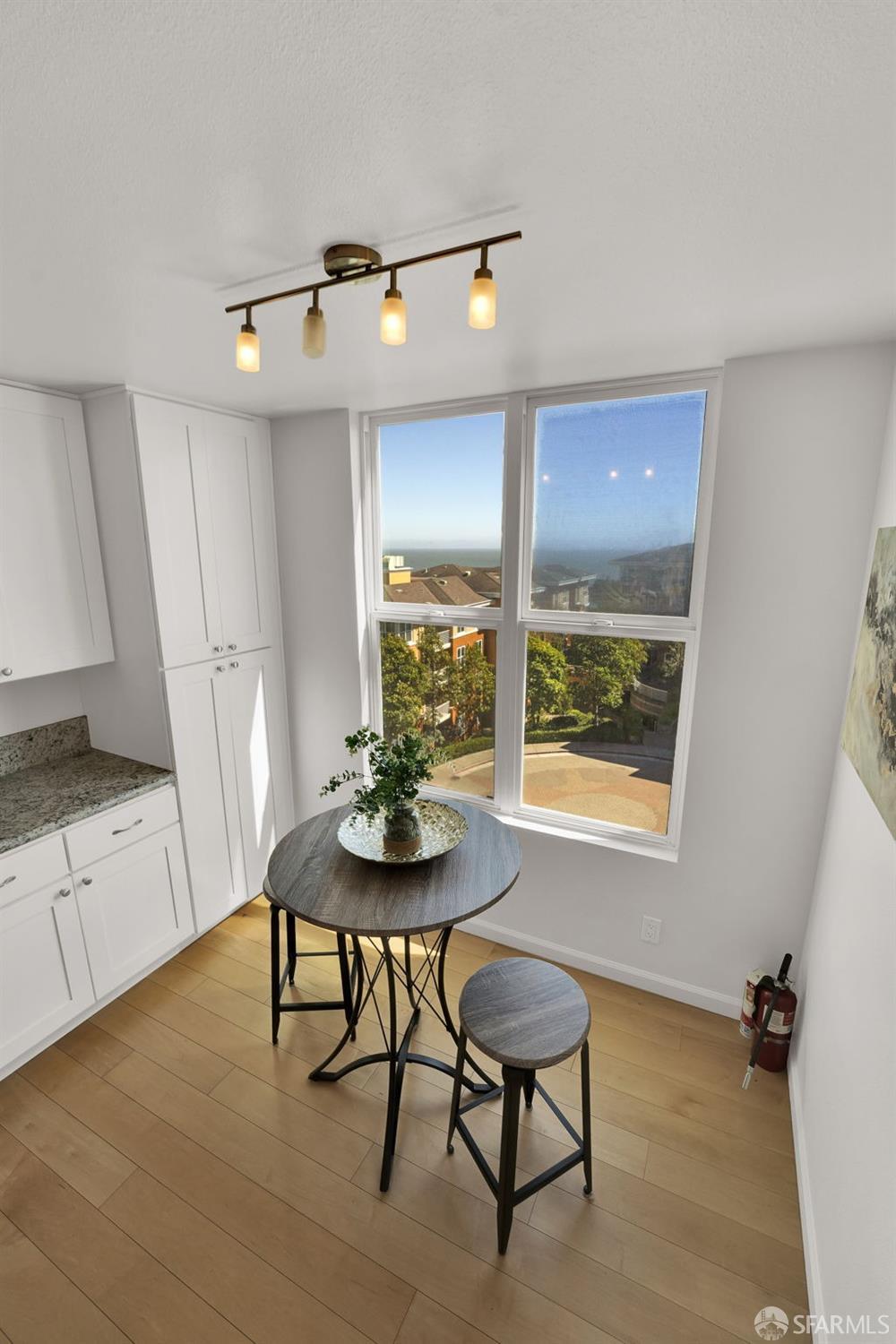 Detail Gallery Image 8 of 64 For 501 Crescent Way #5213,  San Francisco,  CA 94134 - 3 Beds | 2 Baths