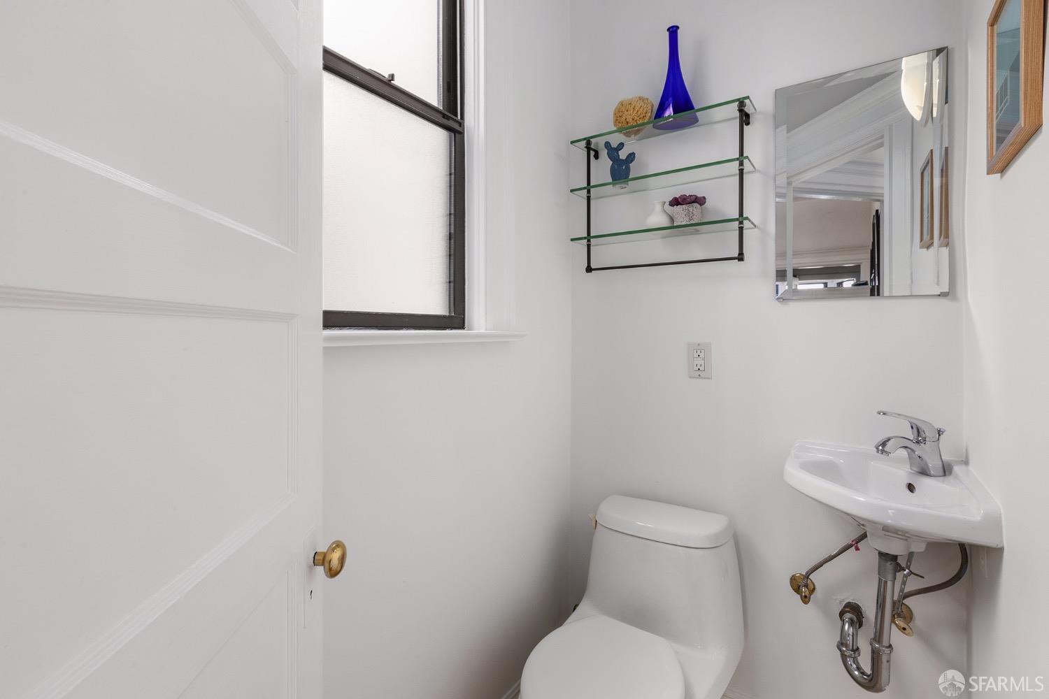 Detail Gallery Image 33 of 72 For 1230 7th Ave, San Francisco,  CA 94122 - 2 Beds | 2/1 Baths