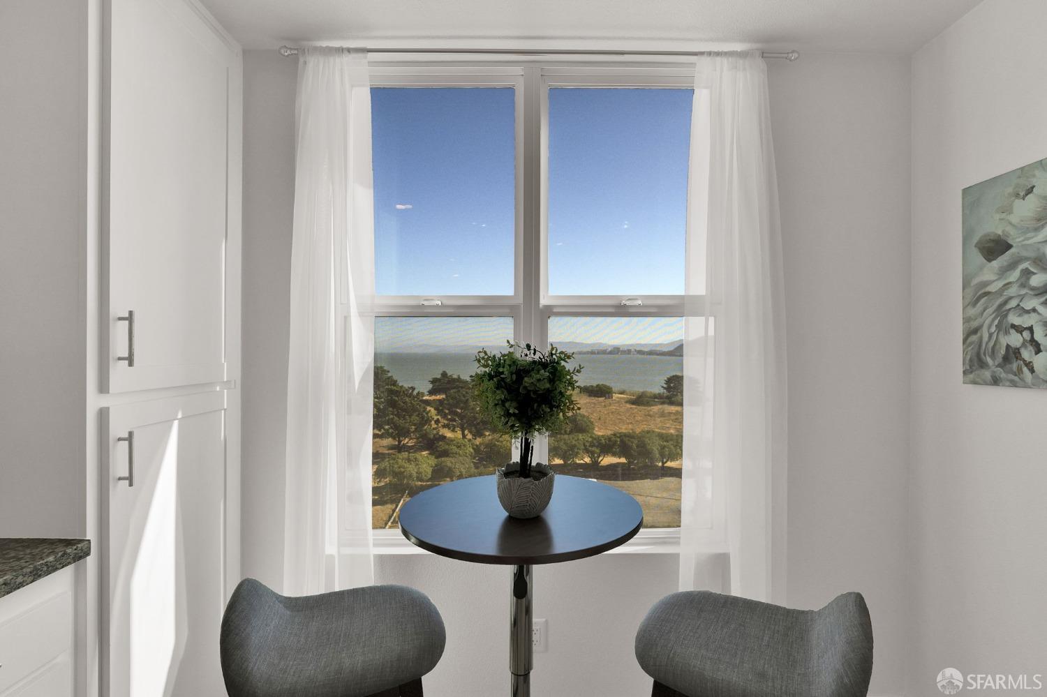 Detail Gallery Image 4 of 50 For 301 Crescent Ct #3209,  San Francisco,  CA 94134 - 3 Beds | 2 Baths