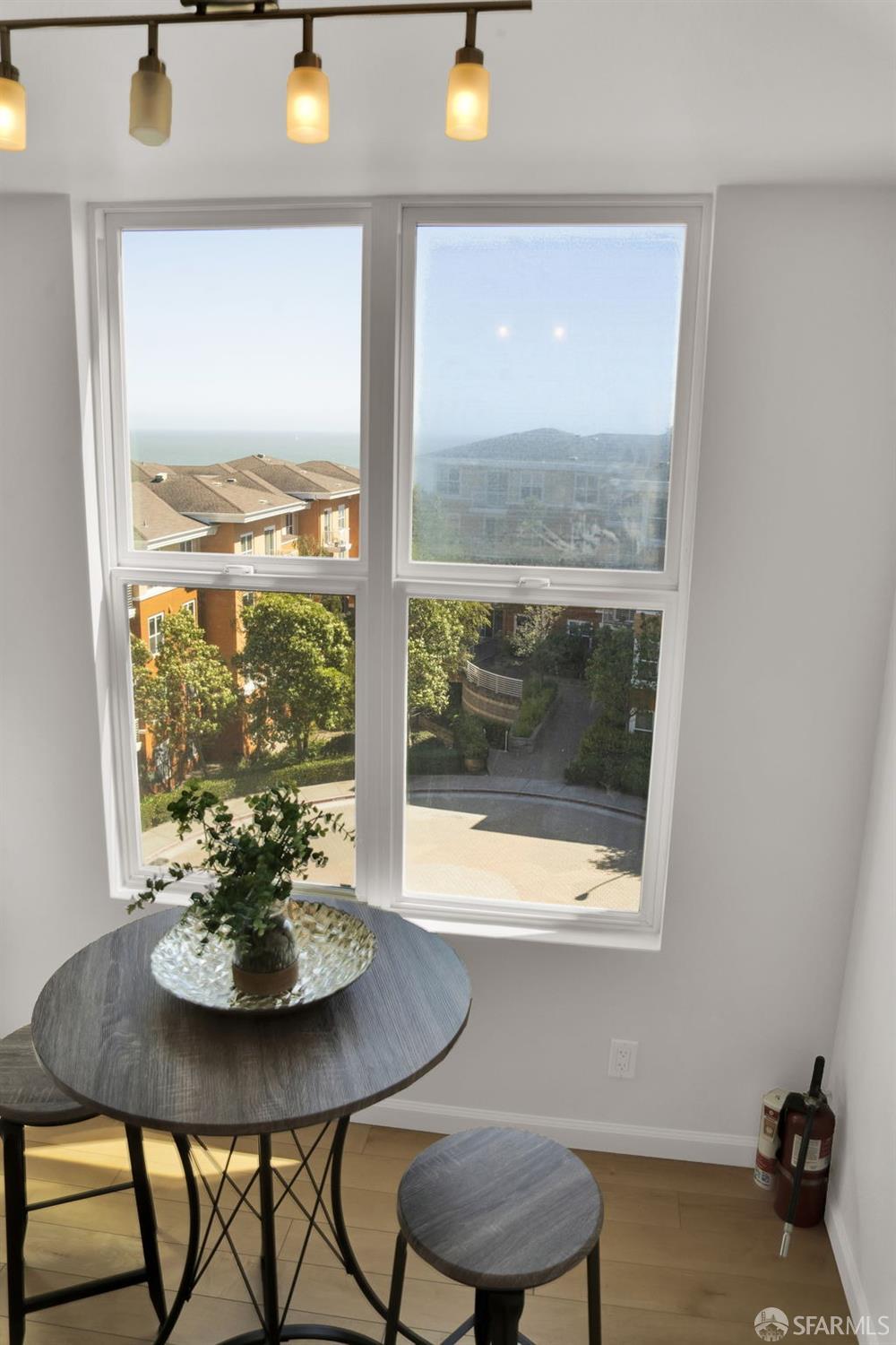 Detail Gallery Image 7 of 64 For 501 Crescent Way #5213,  San Francisco,  CA 94134 - 3 Beds | 2 Baths