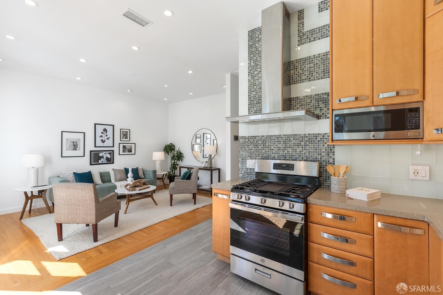 Detail Gallery Image 21 of 72 For 1230 7th Ave, San Francisco,  CA 94122 - 2 Beds | 2/1 Baths