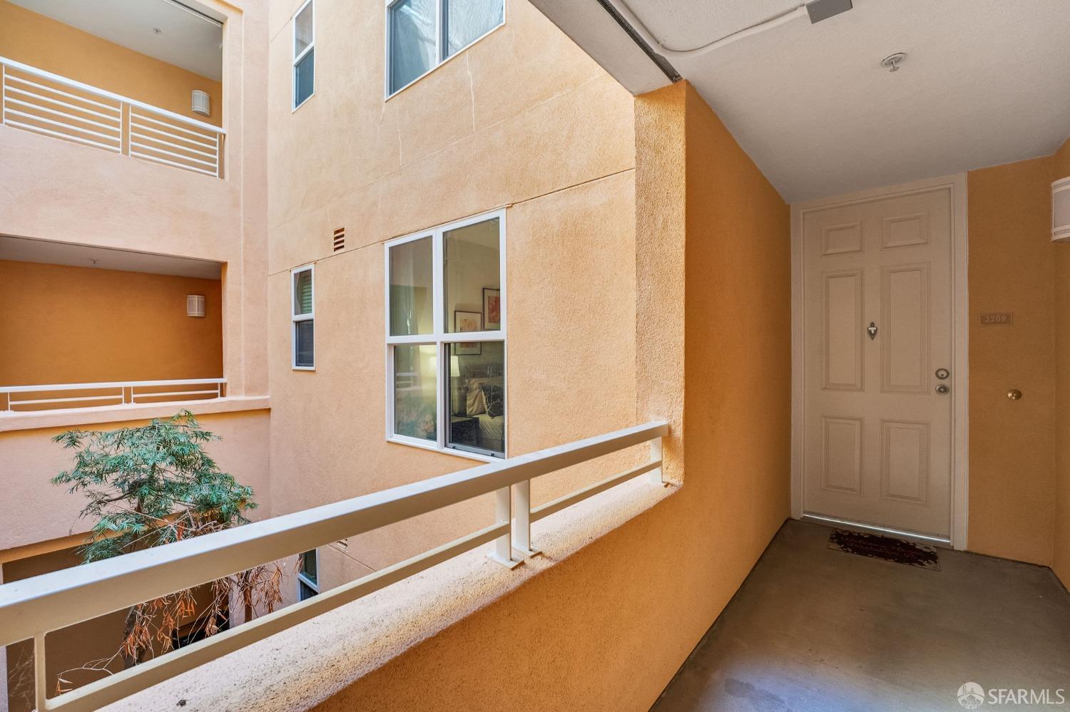 Detail Gallery Image 11 of 50 For 301 Crescent Ct #3209,  San Francisco,  CA 94134 - 3 Beds | 2 Baths