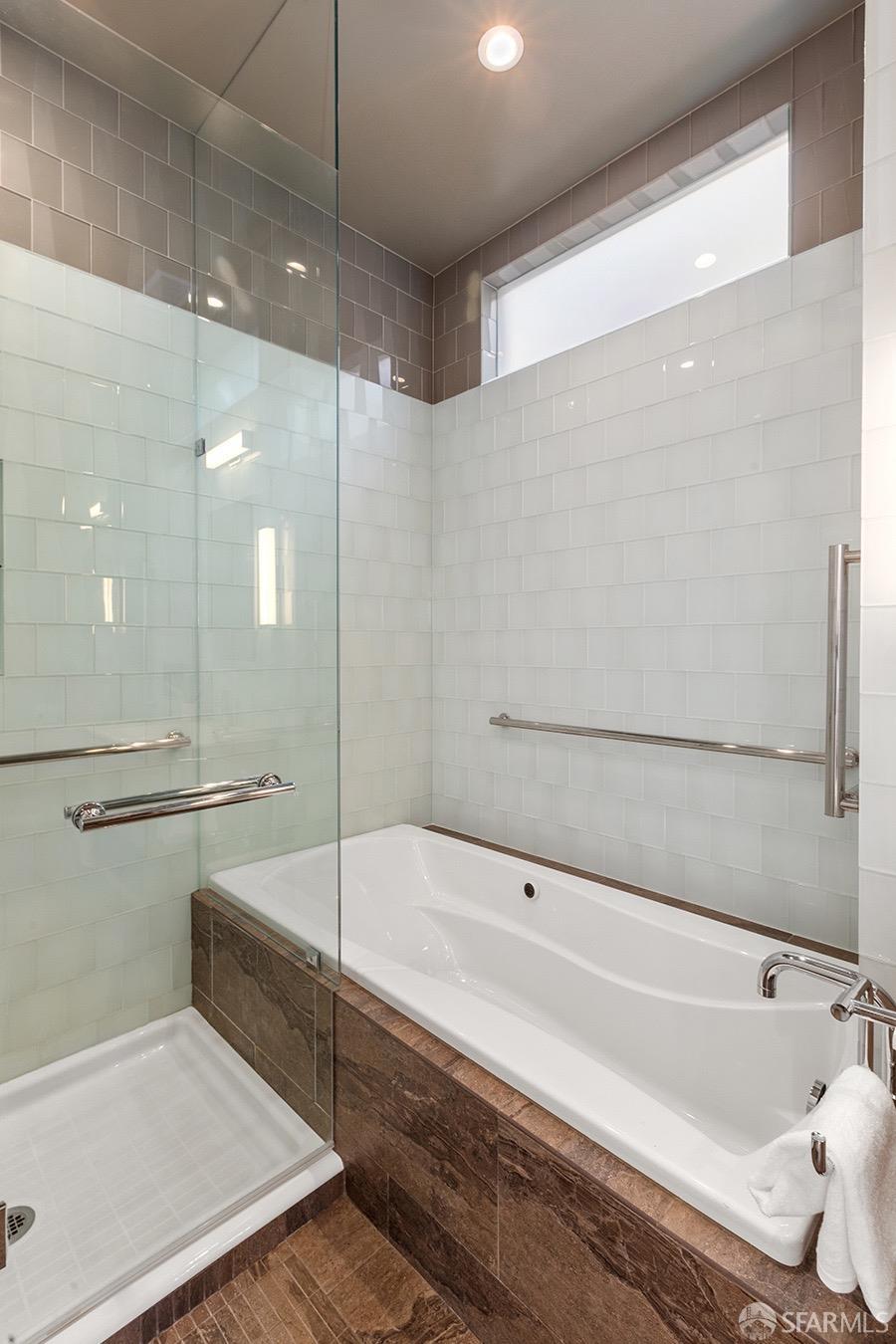 Detail Gallery Image 11 of 72 For 1230 7th Ave, San Francisco,  CA 94122 - 2 Beds | 2/1 Baths