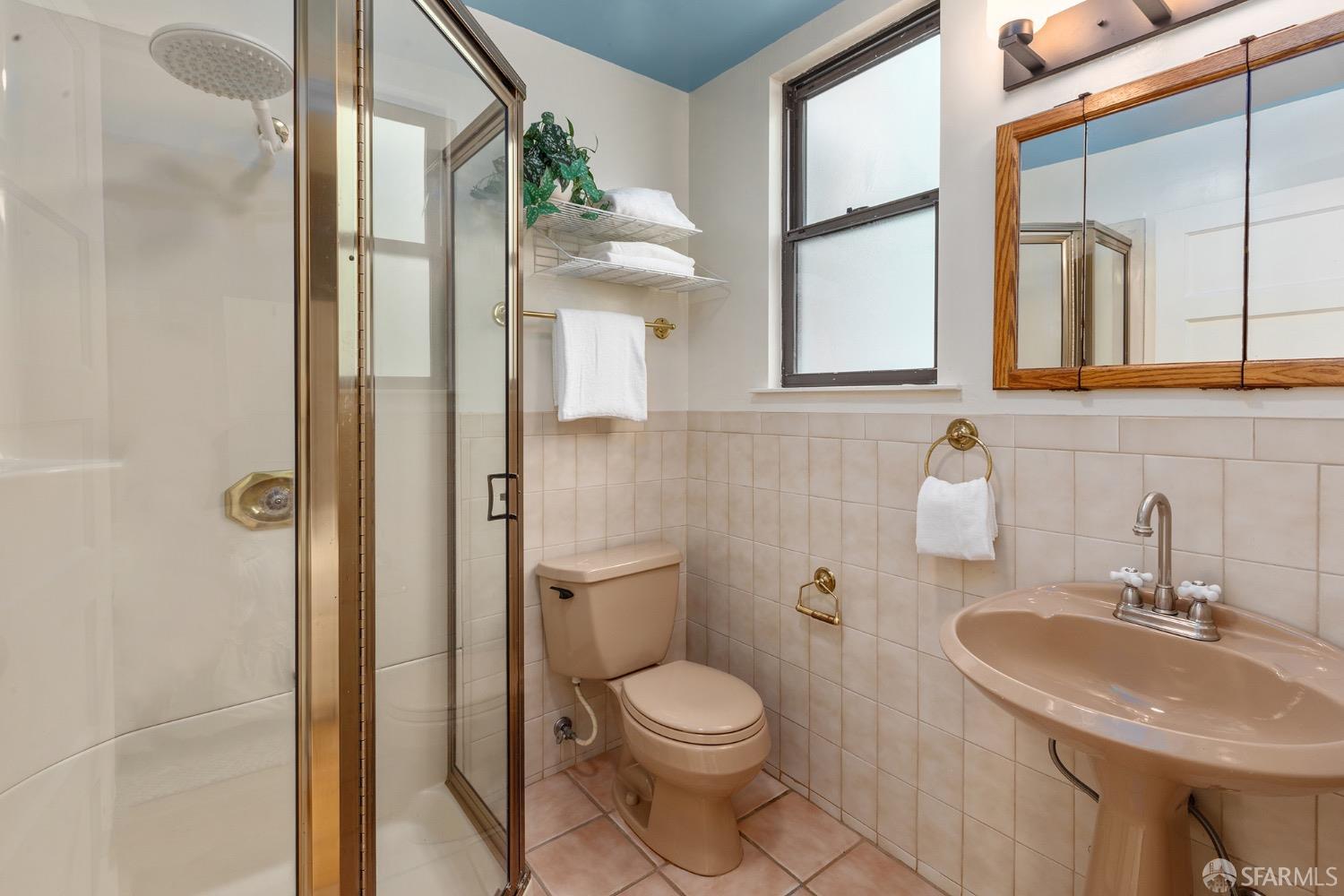 Detail Gallery Image 44 of 72 For 1230 7th Ave, San Francisco,  CA 94122 - 2 Beds | 2/1 Baths