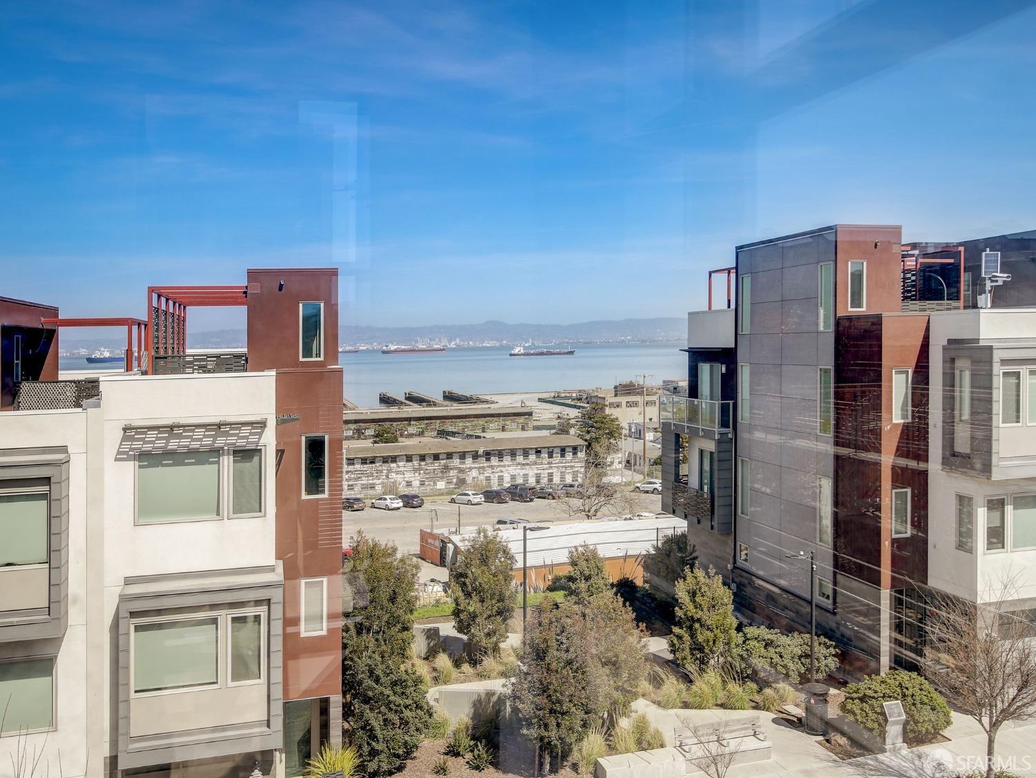 Detail Gallery Image 1 of 49 For 451 Donahue St #502,  San Francisco,  CA 94124 - 2 Beds | 2 Baths