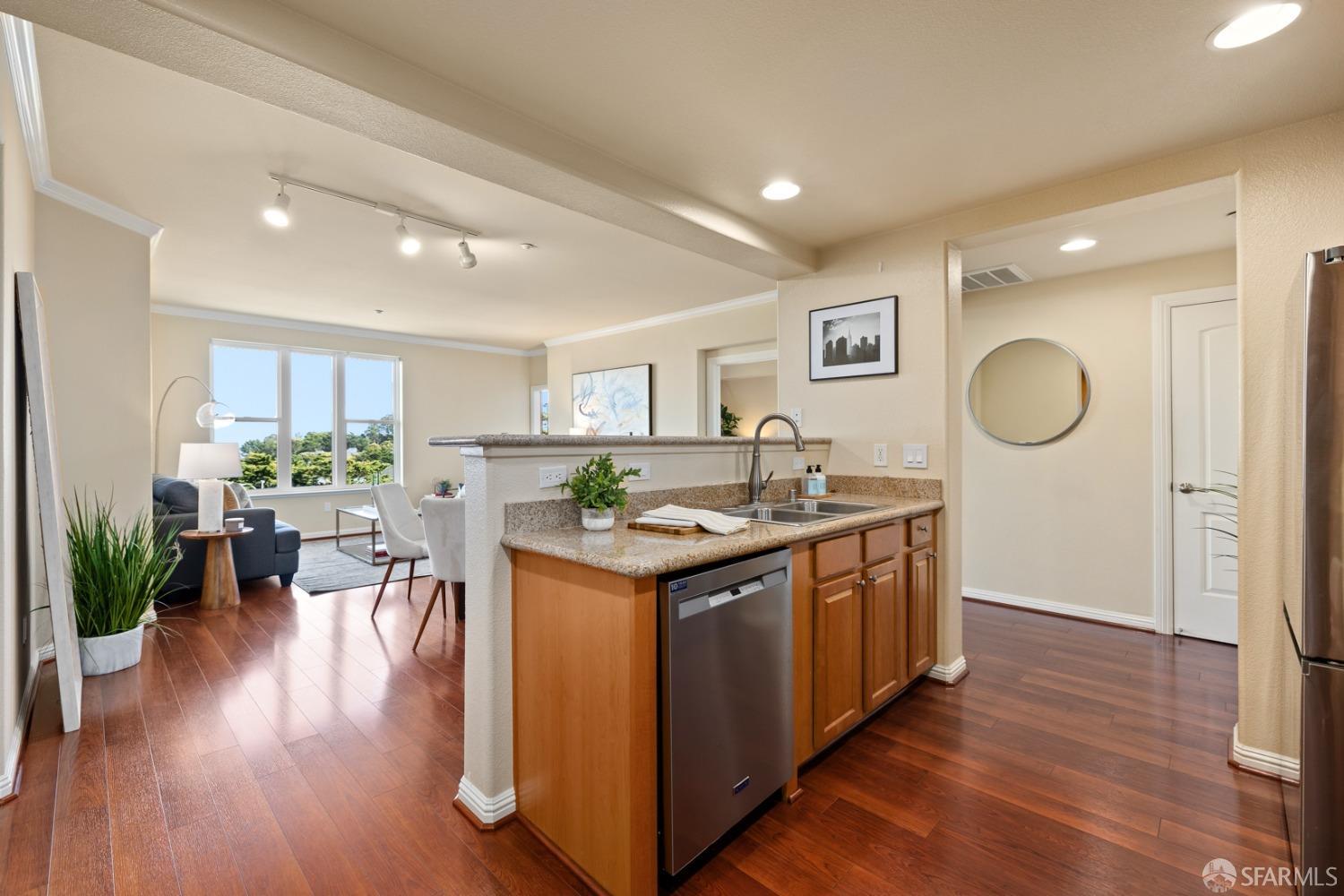 Detail Gallery Image 7 of 43 For 2250 Gellert Blvd #2304,  South San Francisco,  CA 94080 - 3 Beds | 2 Baths