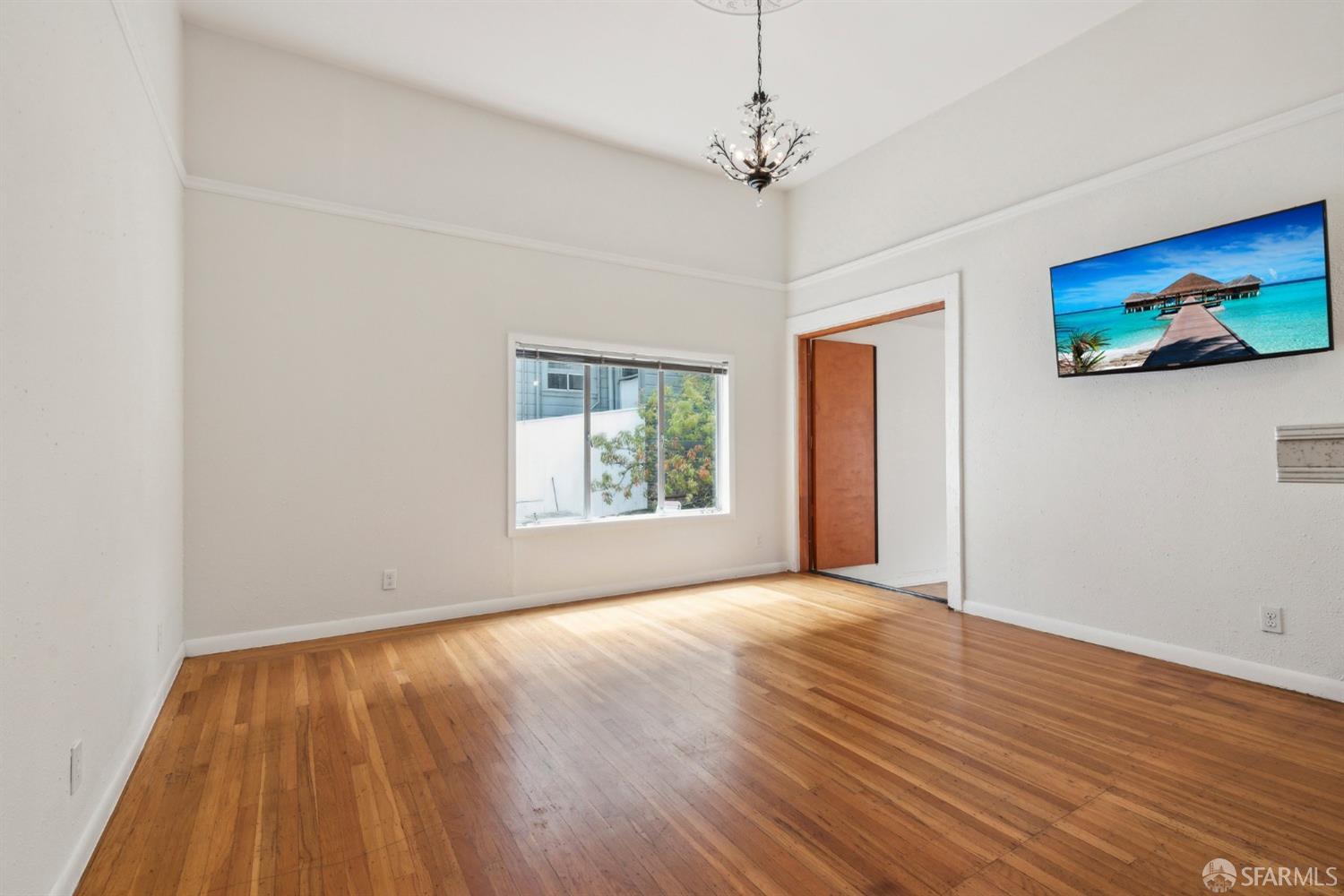 Detail Gallery Image 6 of 30 For 1021 Divisadero St, San Francisco,  CA 94117 - 3 Beds | 2/1 Baths