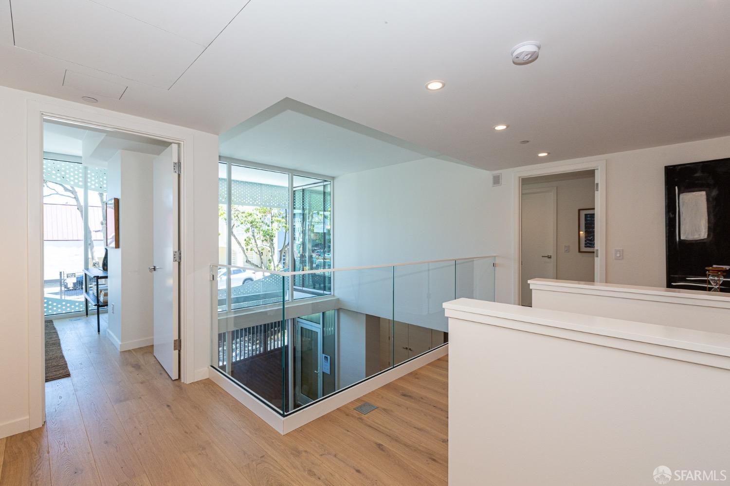 Detail Gallery Image 6 of 14 For 3131 Pierce St #101,  San Francisco,  CA 94123 - 2 Beds | 2/1 Baths