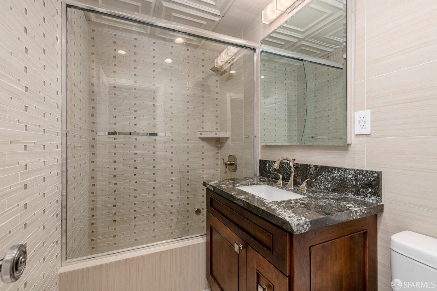 Detail Gallery Image 16 of 32 For 10 Miller Pl #801,  San Francisco,  CA 94108 - 2 Beds | 2 Baths