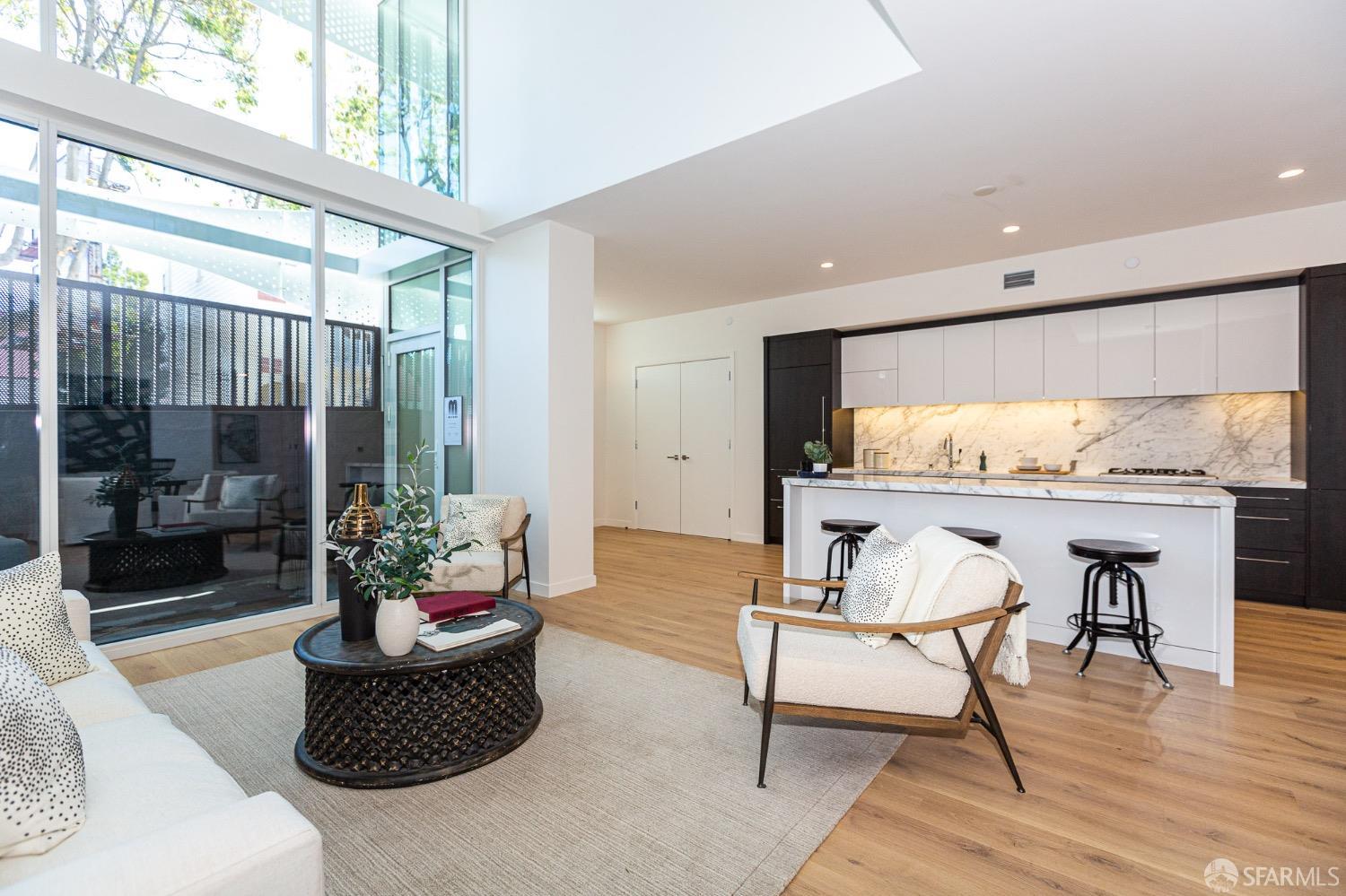 Detail Gallery Image 2 of 14 For 3131 Pierce St #101,  San Francisco,  CA 94123 - 2 Beds | 2/1 Baths