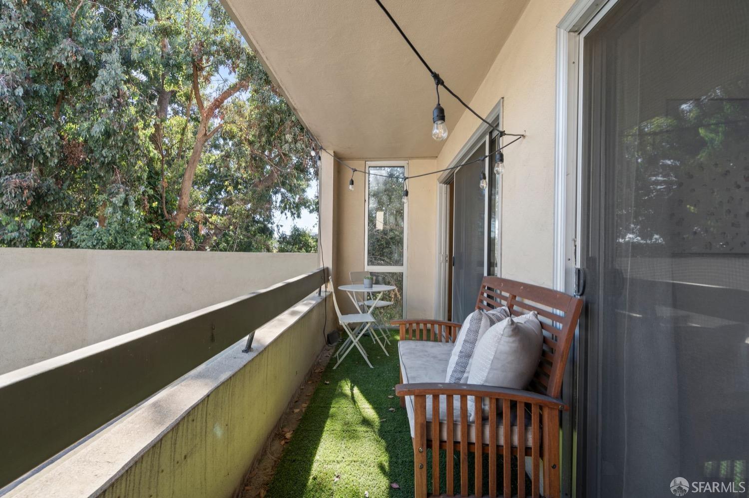 Detail Gallery Image 14 of 23 For 466 Crescent St #114,  Oakland,  CA 94610 - 3 Beds | 2 Baths