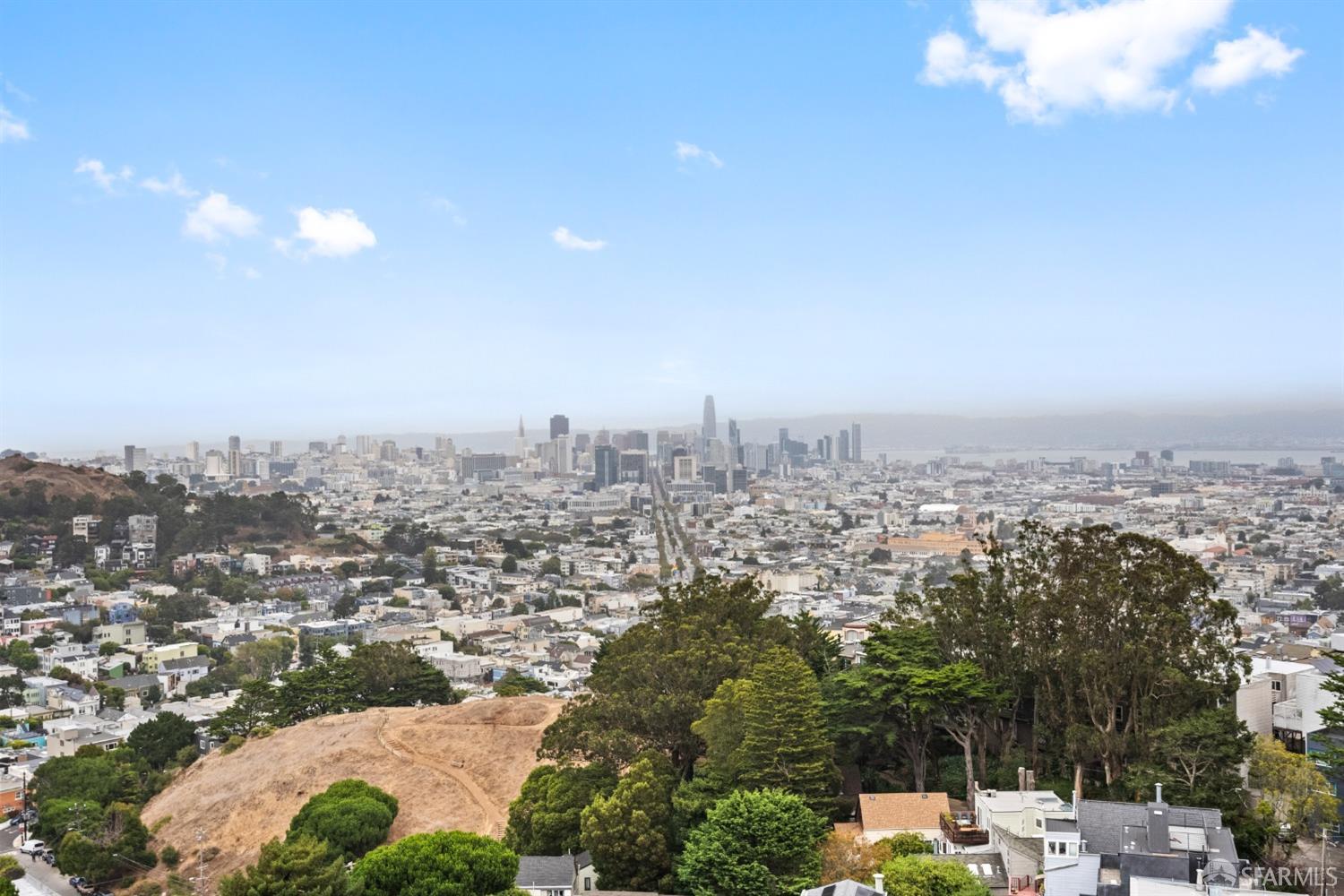 Detail Gallery Image 1 of 1 For 655 Corbett Ave #601,  San Francisco,  CA 94114 - 3 Beds | 3 Baths