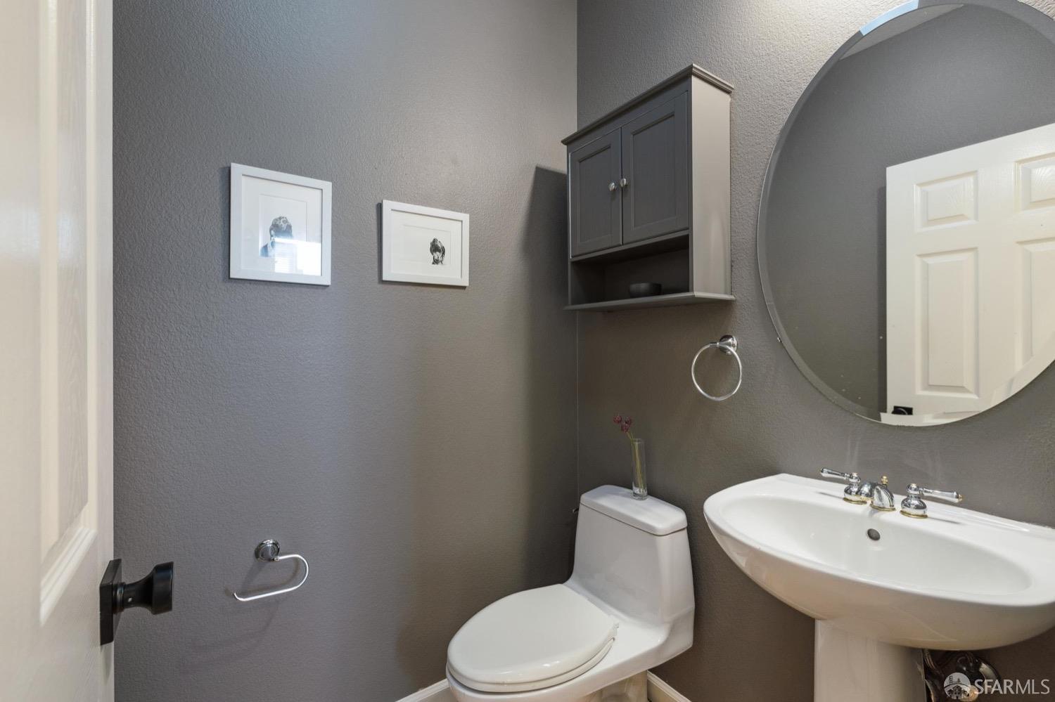 Detail Gallery Image 14 of 44 For 362 View Point Ct, Pacifica,  CA 94044 - 4 Beds | 2/1 Baths