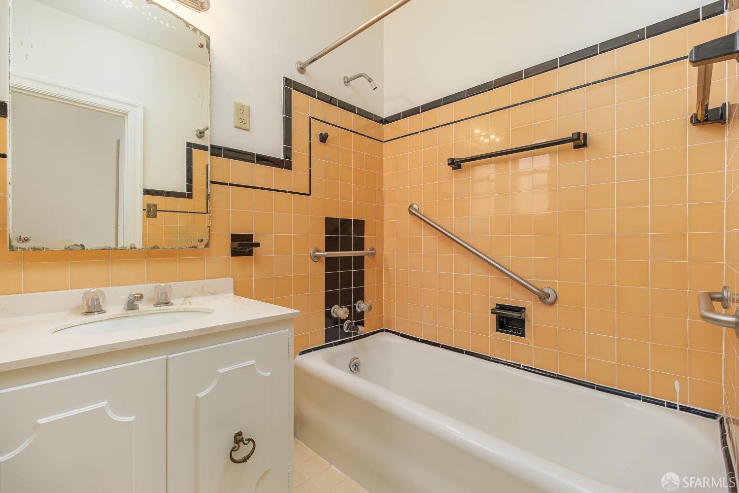 Detail Gallery Image 24 of 46 For 160 Avila St, San Francisco,  CA 94123 - 3 Beds | 1 Baths