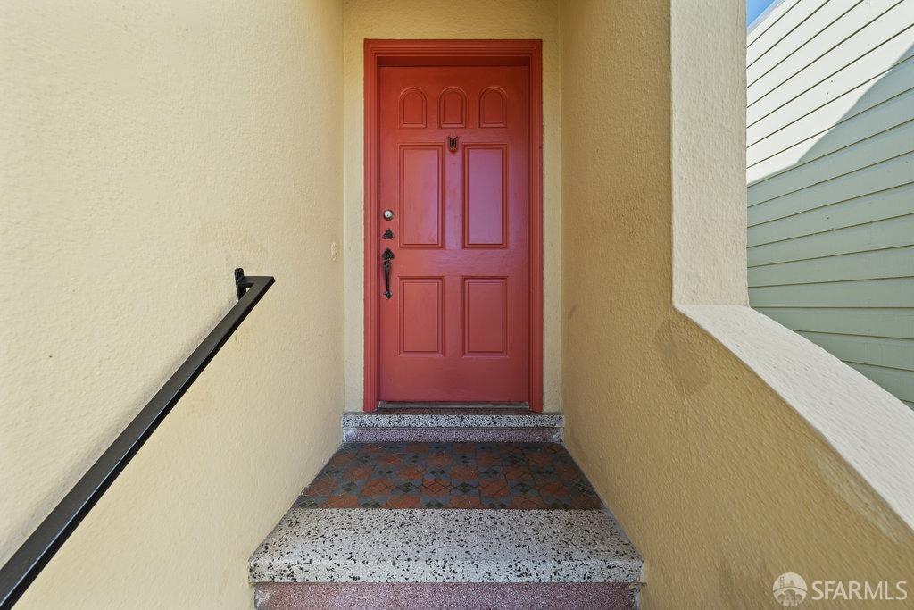 Detail Gallery Image 5 of 62 For 1365 Shafter Ave, San Francisco,  CA 94124 - 3 Beds | 2 Baths