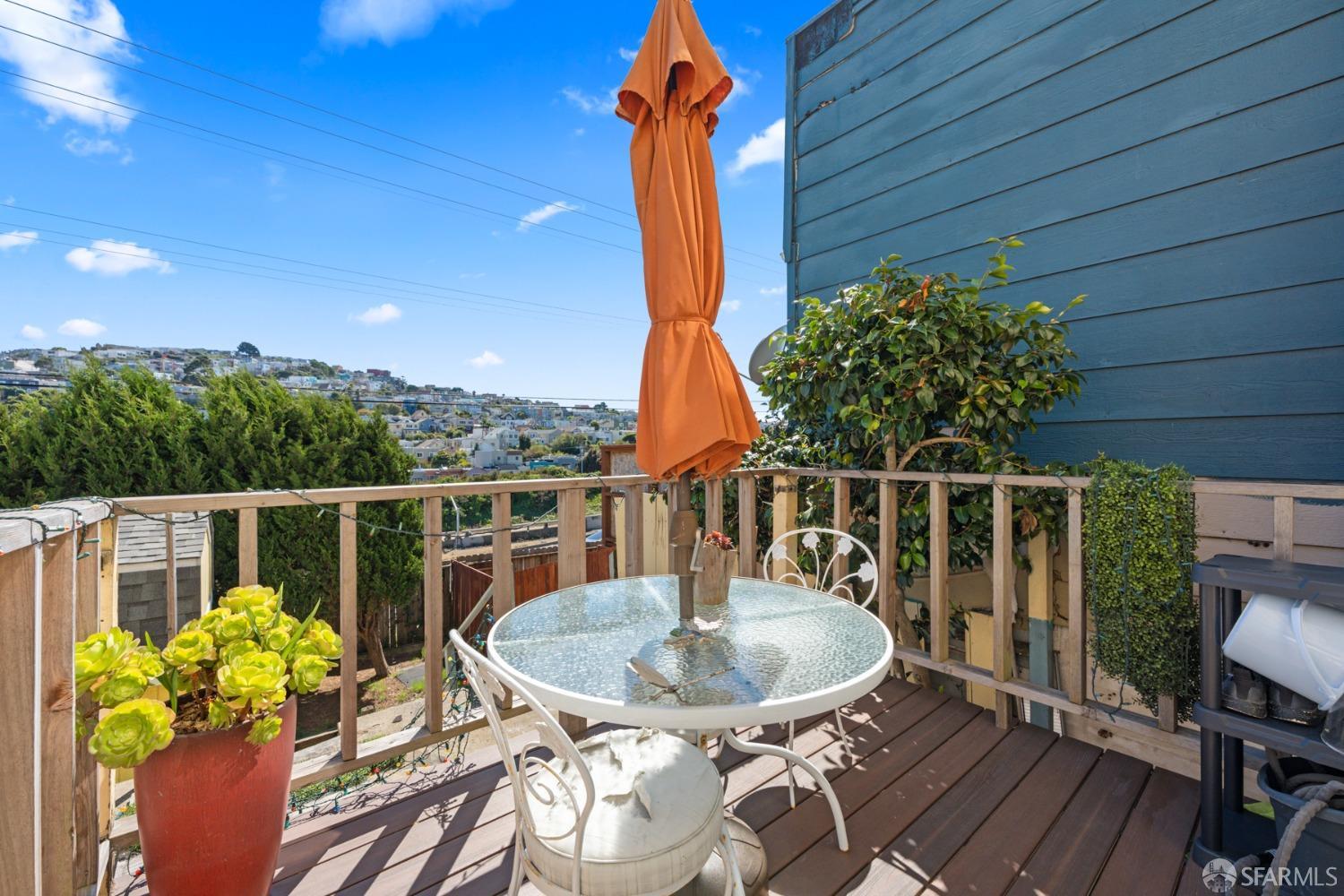 Detail Gallery Image 22 of 64 For 447 Justin Dr, San Francisco,  CA 94112 - 6 Beds | 2/2 Baths