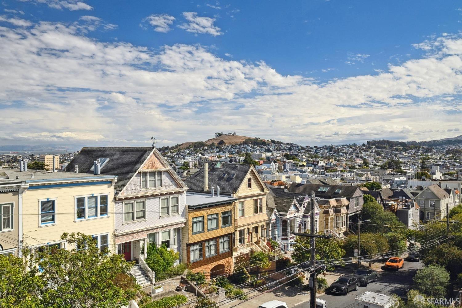 Detail Gallery Image 12 of 90 For 20 Vicksburg St, San Francisco,  CA 94114 - 6 Beds | 3/1 Baths