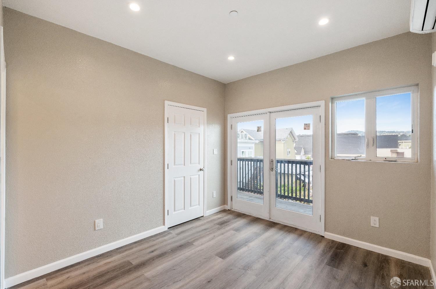 Detail Gallery Image 9 of 14 For 1436 8th Ave, Oakland,  CA 94606 - 2 Beds | 2 Baths