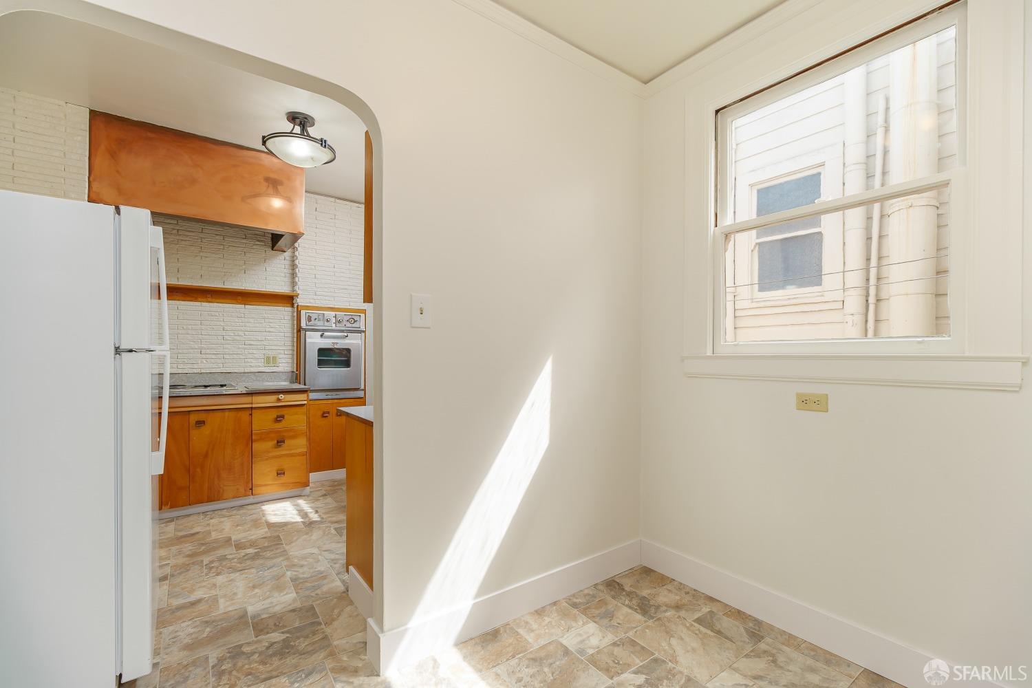 Detail Gallery Image 12 of 46 For 160 Avila St, San Francisco,  CA 94123 - 3 Beds | 1 Baths