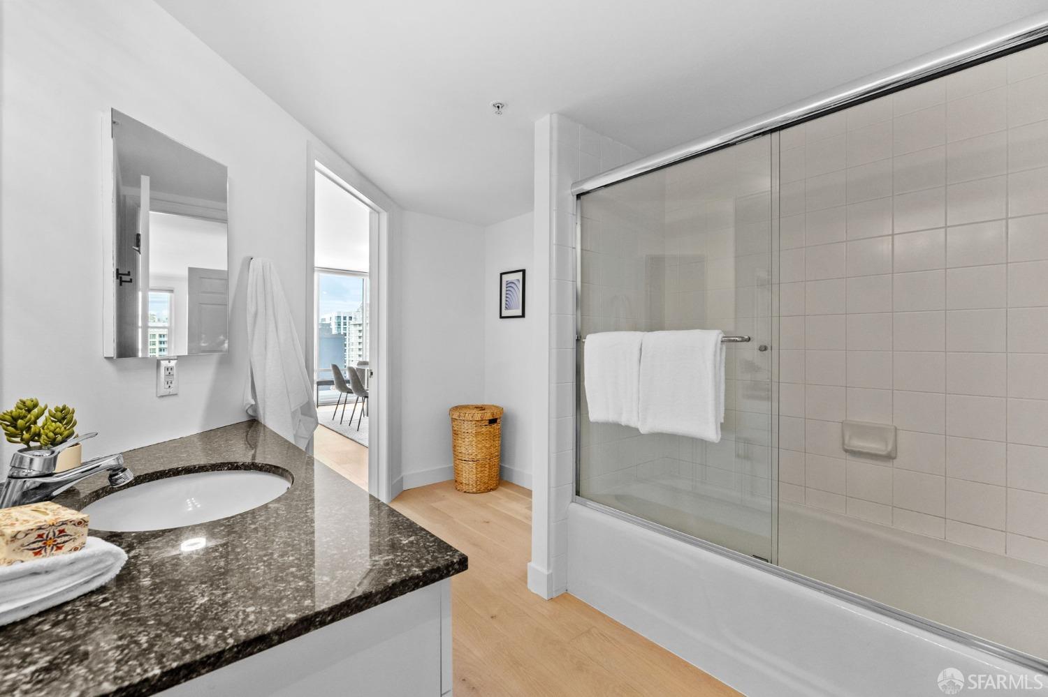 Detail Gallery Image 34 of 49 For 1483 Sutter St #1001,  San Francisco,  CA 94109 - 1 Beds | 1 Baths