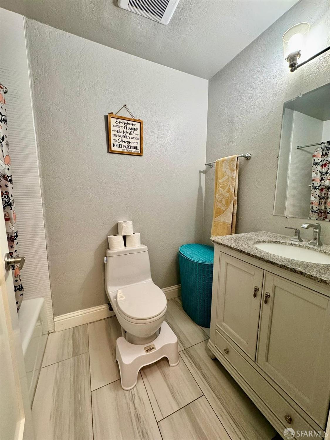 Detail Gallery Image 9 of 30 For 2103 Admiralty Ln, Foster City,  CA 94404 - 2 Beds | 2 Baths