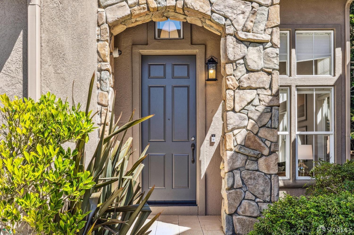 Detail Gallery Image 3 of 44 For 362 View Point Ct, Pacifica,  CA 94044 - 4 Beds | 2/1 Baths