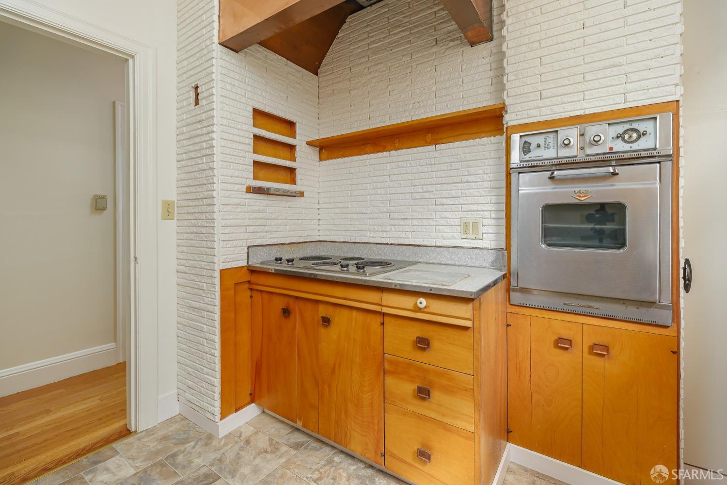 Detail Gallery Image 15 of 46 For 160 Avila St, San Francisco,  CA 94123 - 3 Beds | 1 Baths