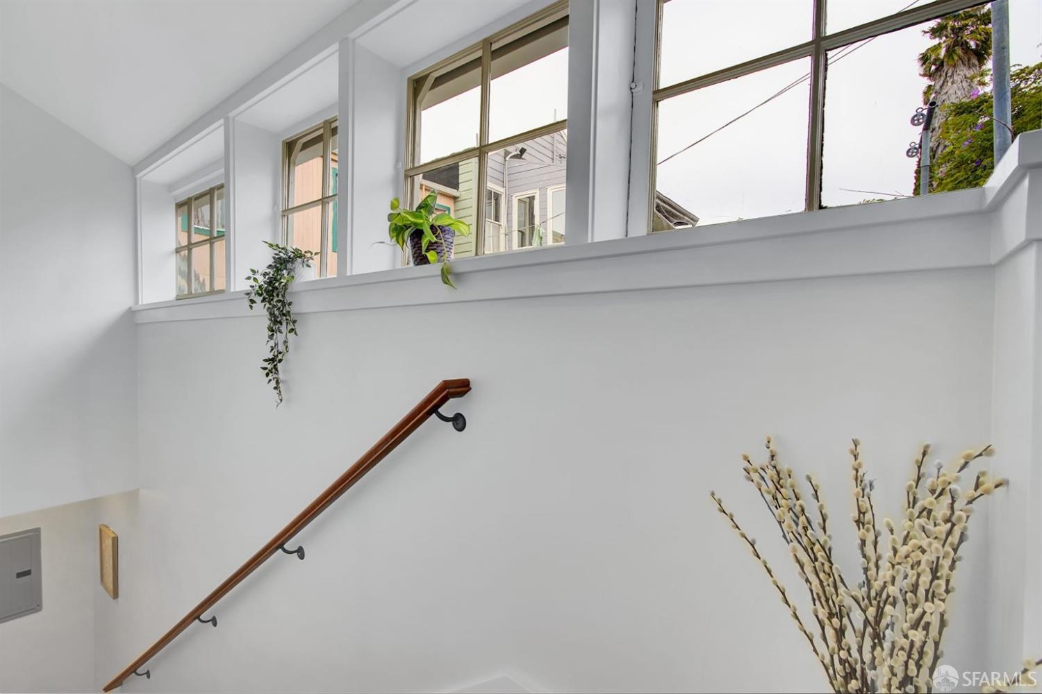 Detail Gallery Image 17 of 41 For 1045 York St #B,  San Francisco,  CA 94110 - 2 Beds | 1/1 Baths