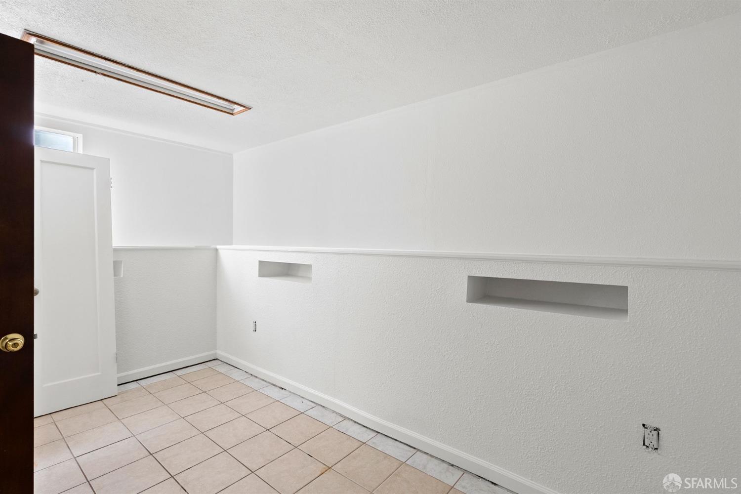 Detail Gallery Image 22 of 35 For 815 Mills Ave, San Bruno,  CA 94066 - 3 Beds | 2/1 Baths