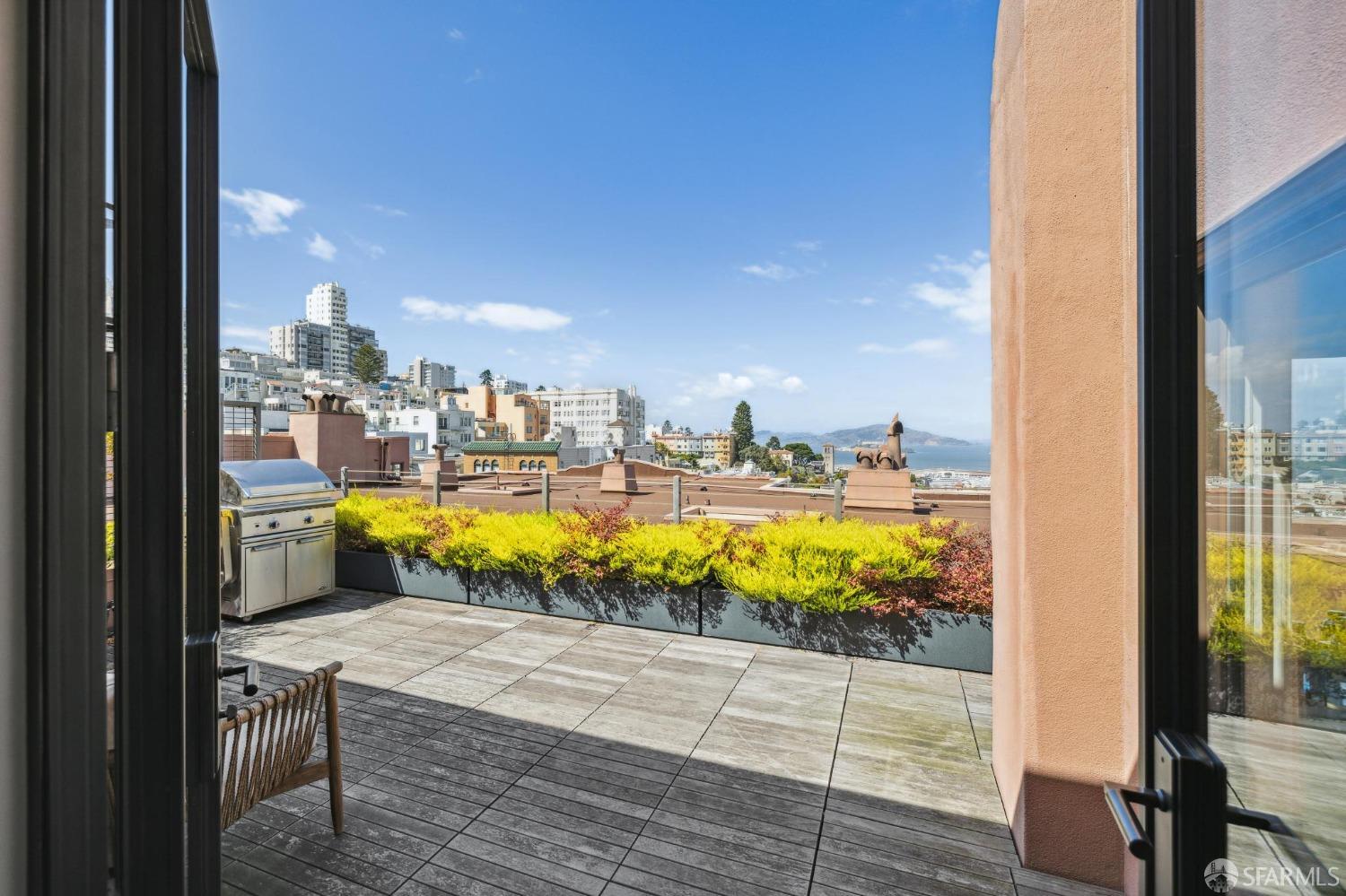 Detail Gallery Image 26 of 52 For 1020 Union St #12,  San Francisco,  CA 94133 - 3 Beds | 3/1 Baths