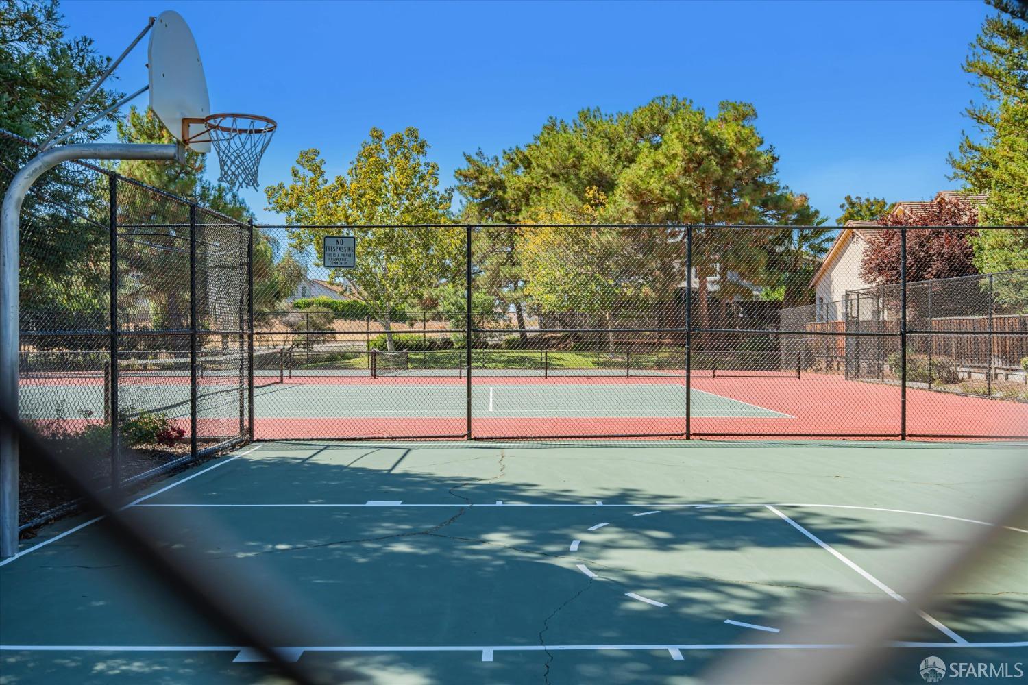 Detail Gallery Image 72 of 77 For 2000 Big Oak Ct, Antioch,  CA 94509 - 4 Beds | 2/1 Baths