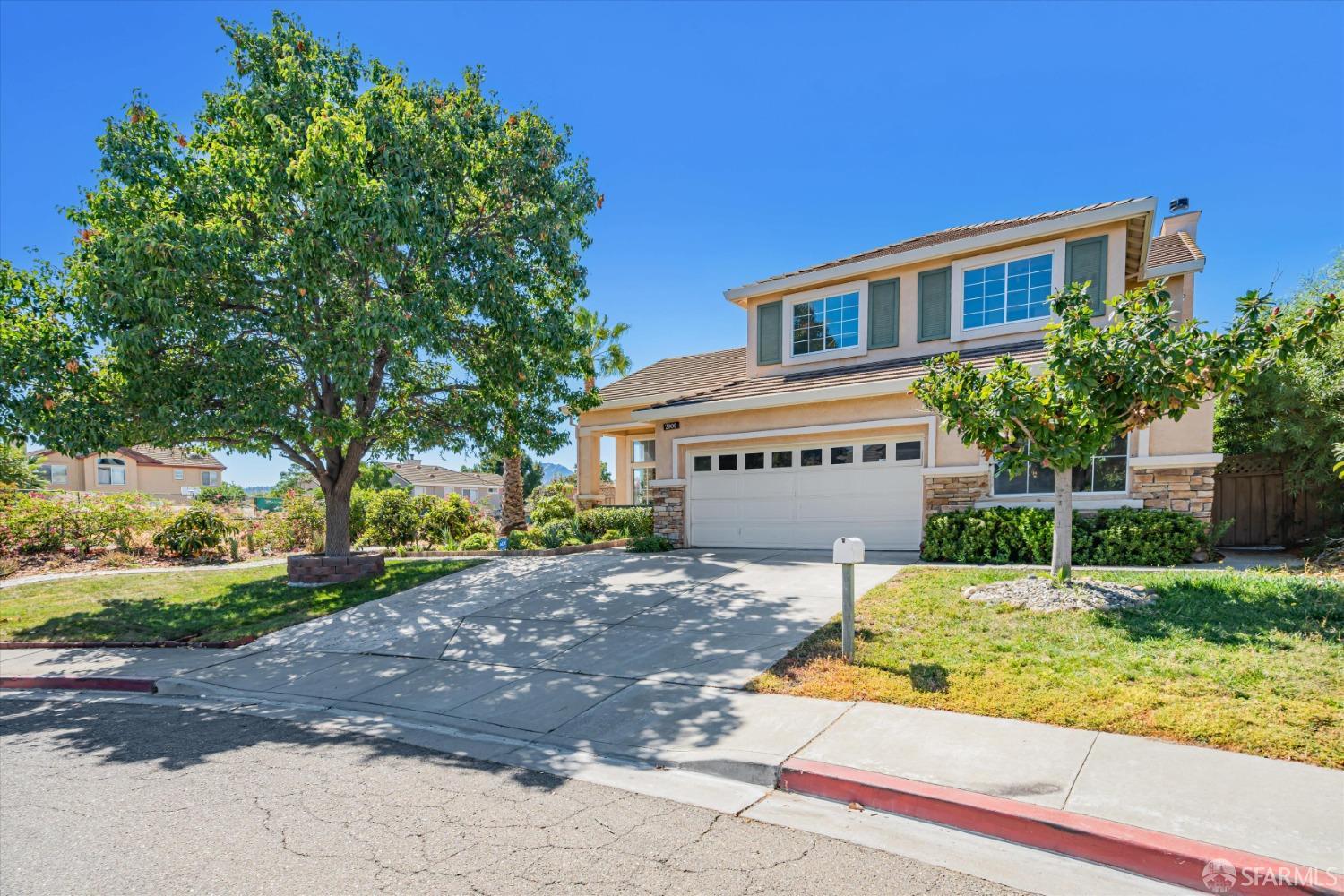 Detail Gallery Image 2 of 77 For 2000 Big Oak Ct, Antioch,  CA 94509 - 4 Beds | 2/1 Baths