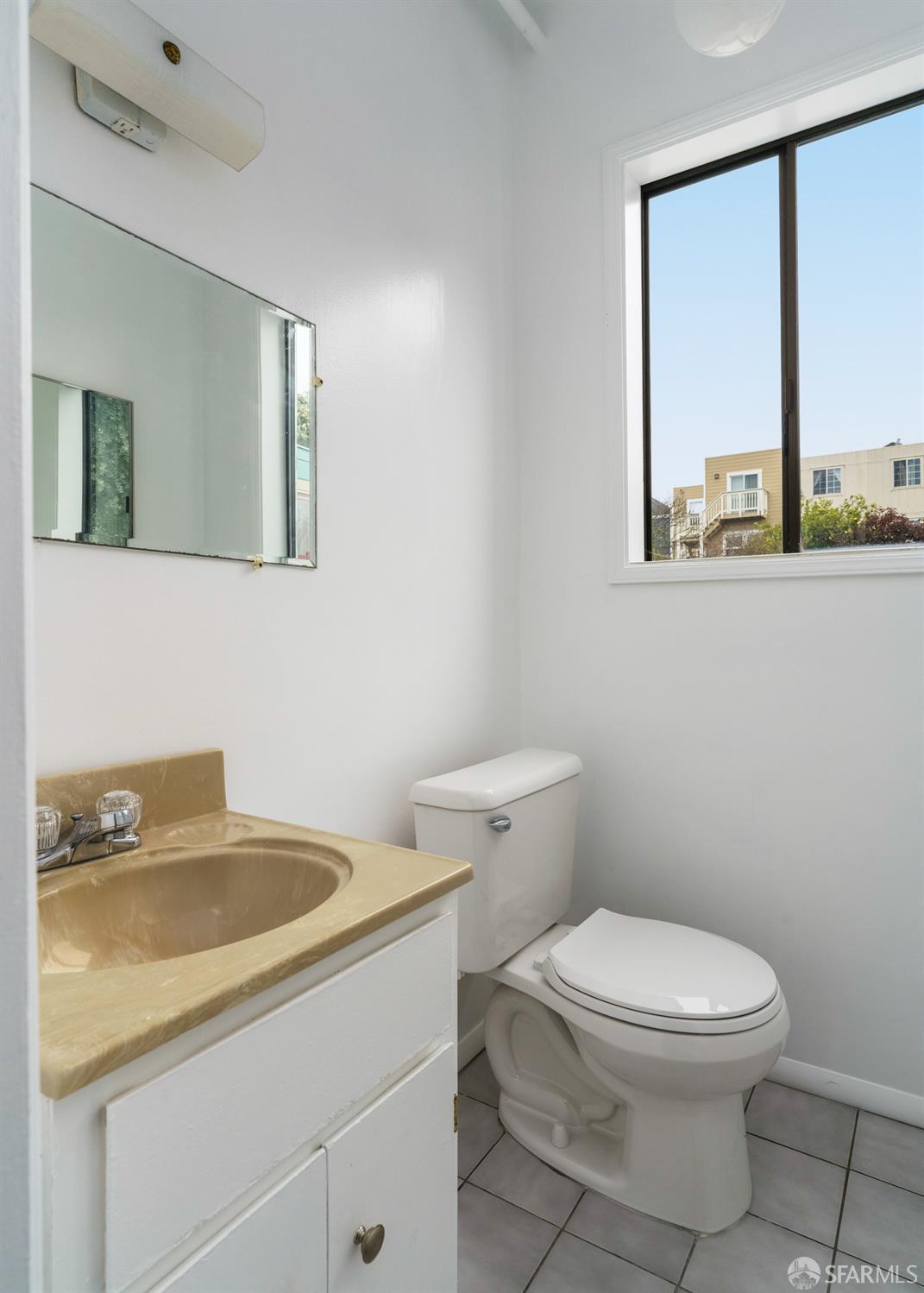 Detail Gallery Image 13 of 48 For 446 17th Ave, San Francisco,  CA 94121 - 3 Beds | 1/2 Baths