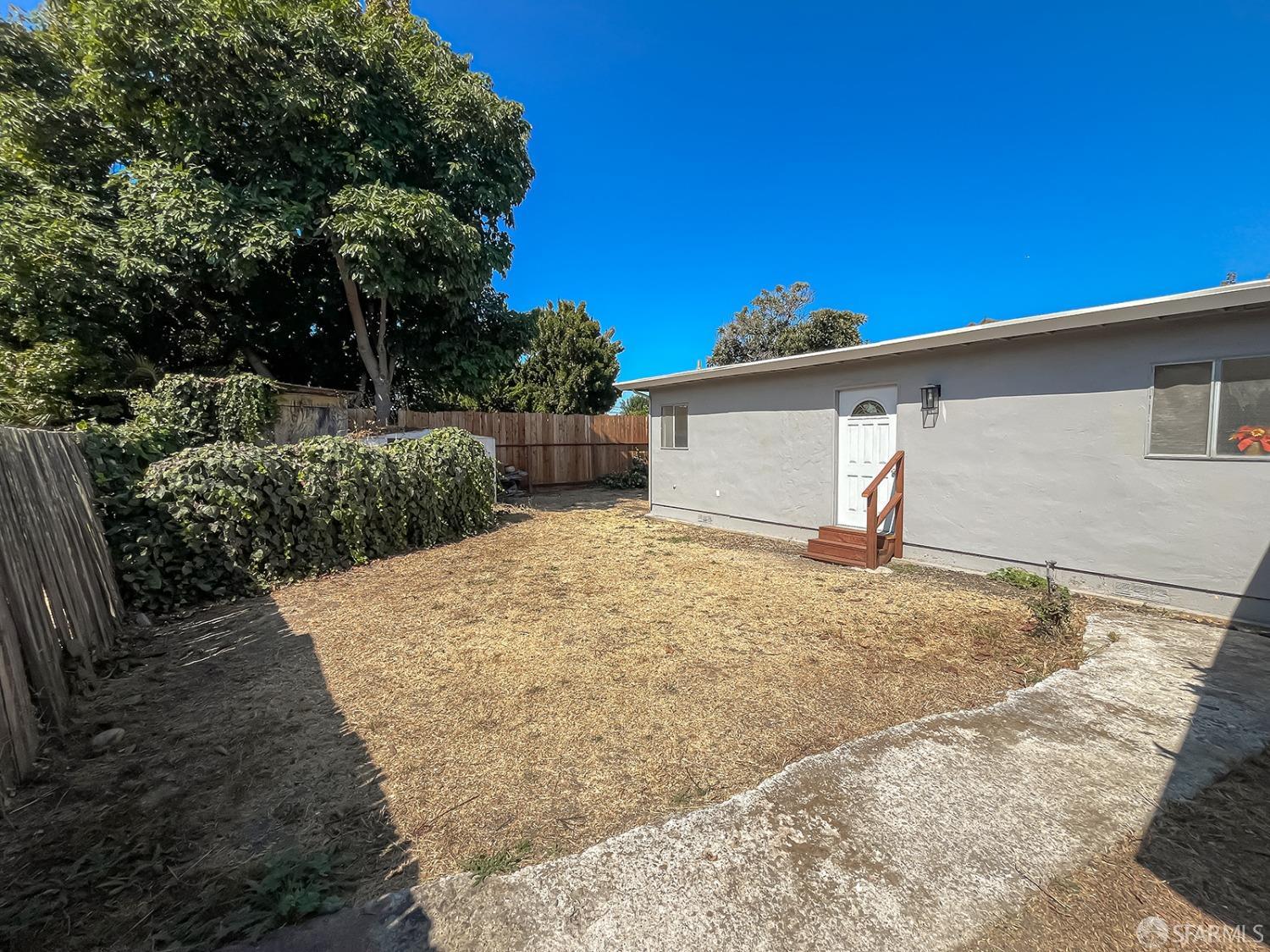 Detail Gallery Image 10 of 23 For 2507 Farrington Way, East Palo Alto,  CA 94303 - 3 Beds | 3 Baths