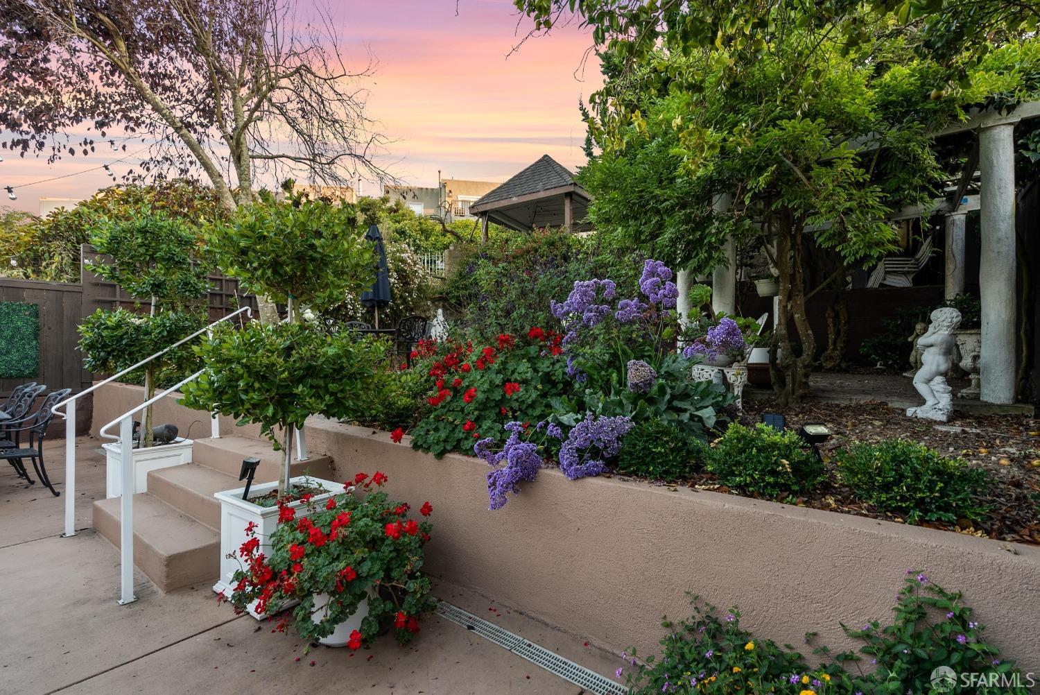 Detail Gallery Image 42 of 44 For 266 Curtis St, San Francisco,  CA 94112 - 4 Beds | 3/1 Baths