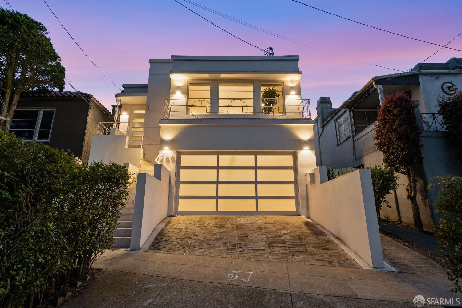 Detail Gallery Image 2 of 44 For 266 Curtis St, San Francisco,  CA 94112 - 4 Beds | 3/1 Baths