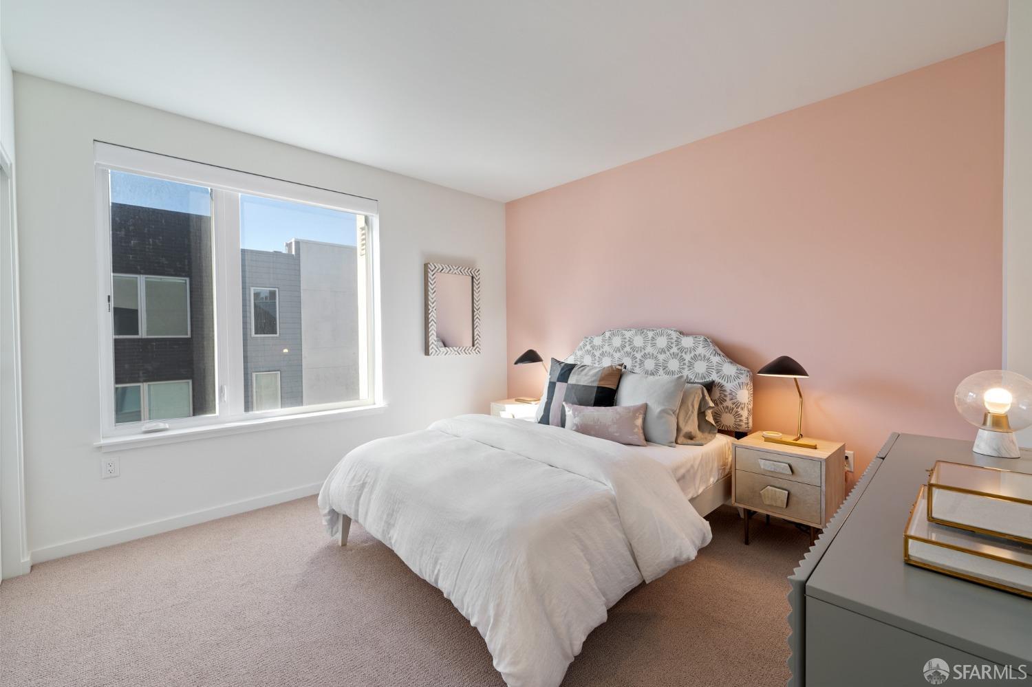 Detail Gallery Image 11 of 15 For 52 Innes Ct #403,  San Francisco,  CA 94124 - 3 Beds | 2 Baths