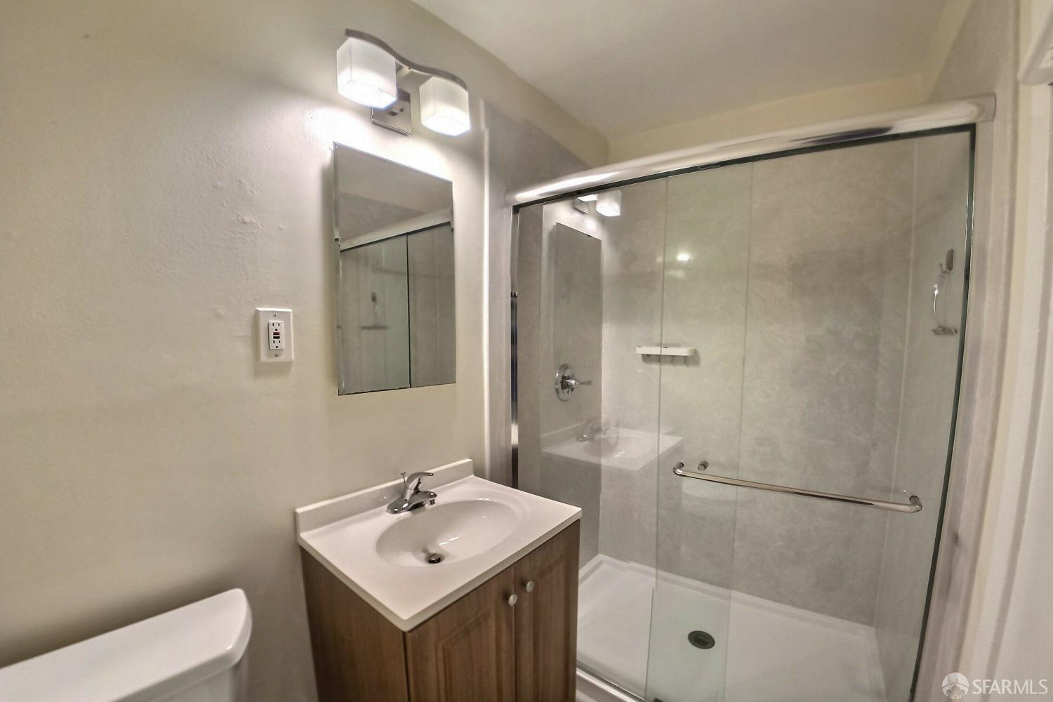 Detail Gallery Image 10 of 11 For 1907 Greenwich St #2,  San Francisco,  CA 94123 - 0 Beds | 1 Baths