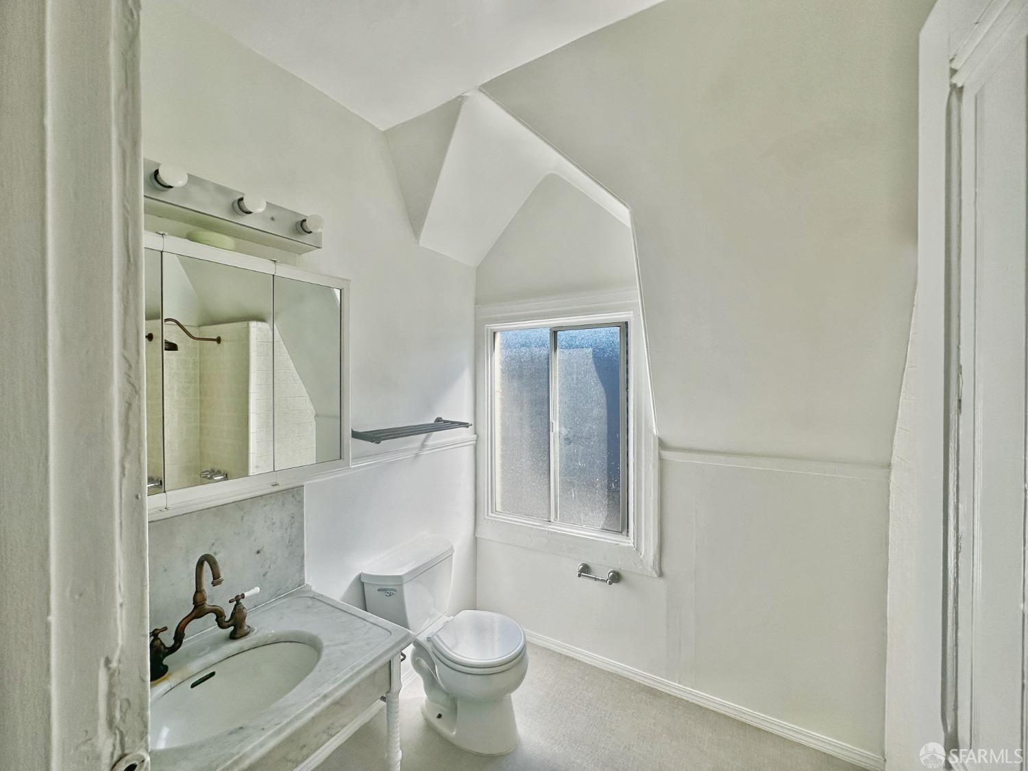 Detail Gallery Image 15 of 15 For 1809 Broadway St #5,  San Francisco,  CA 94109 - 5 Beds | 1 Baths