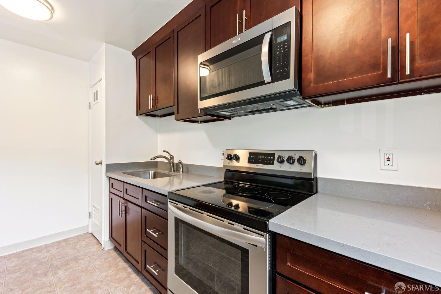 Detail Gallery Image 3 of 18 For 1543 Berrellesa St #1549,  Martinez,  CA 94553 - 2 Beds | 1 Baths