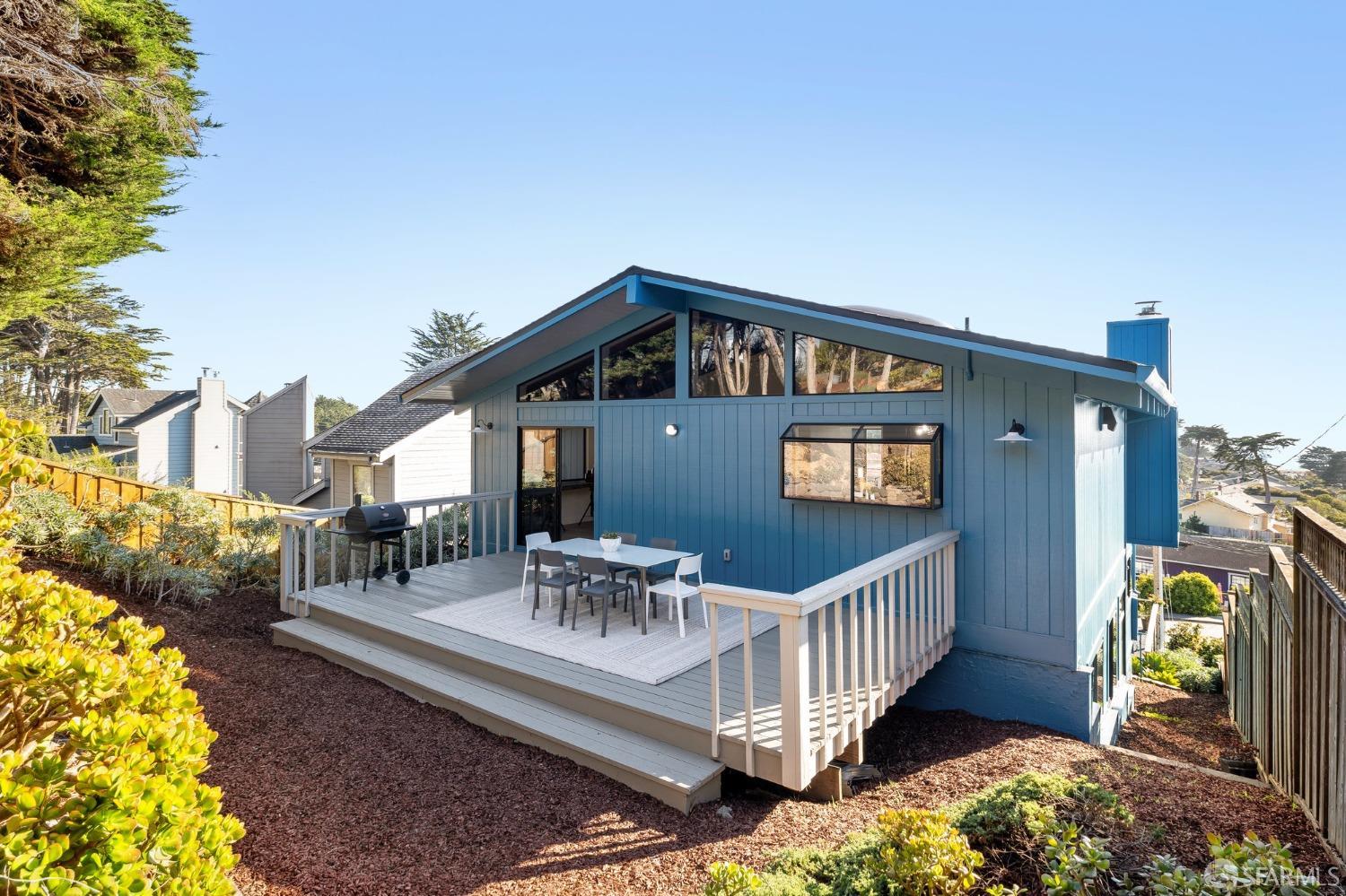 Detail Gallery Image 33 of 72 For 703 Etheldore St, Moss Beach,  CA 94038 - 4 Beds | 2/1 Baths