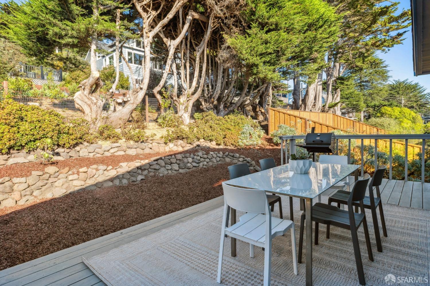 Detail Gallery Image 32 of 72 For 703 Etheldore St, Moss Beach,  CA 94038 - 4 Beds | 2/1 Baths