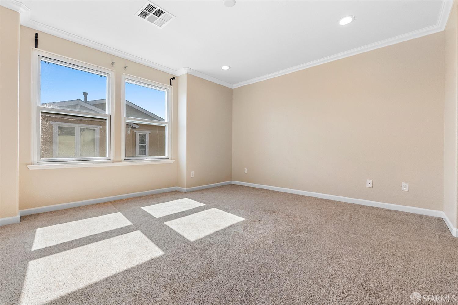 Detail Gallery Image 17 of 37 For 1048 Old Oak Ln, Hayward,  CA 94541 - 3 Beds | 3/1 Baths